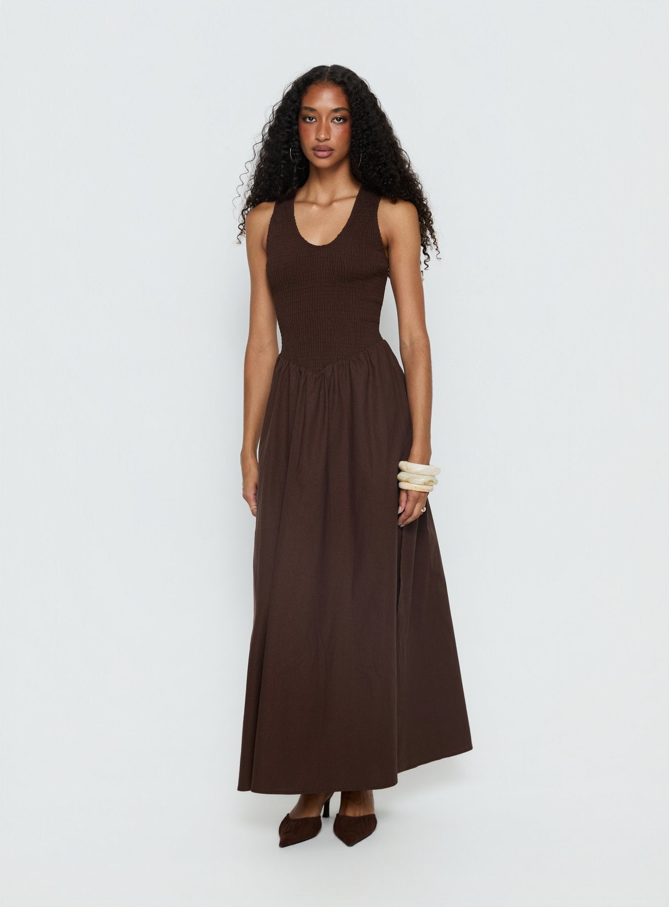 Highgate Drop Waist Pleat Detail Maxi Dress Chocolate - Image 3