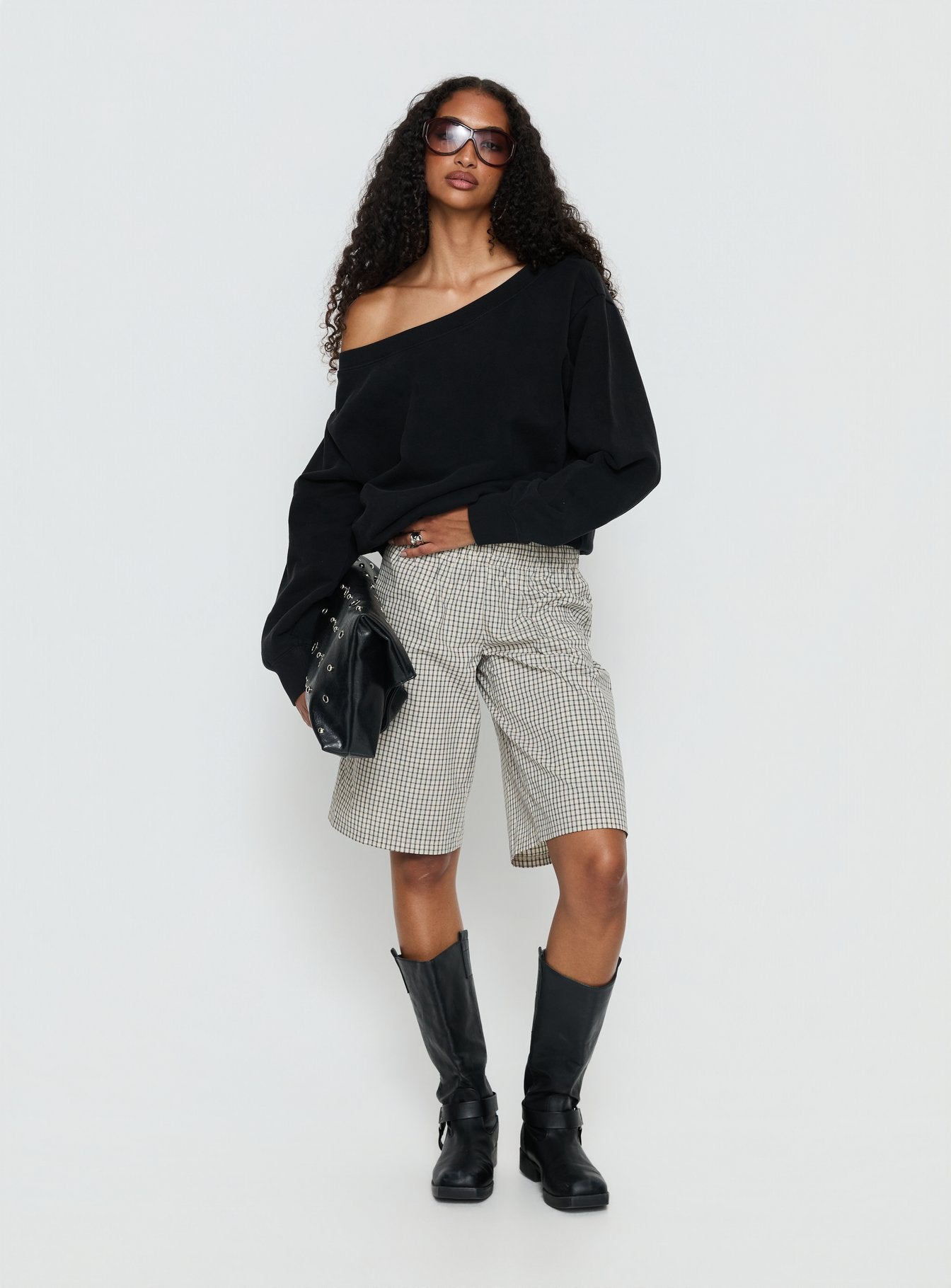 Wellness Off the Shoulder Jumper Washed Black - Image 3