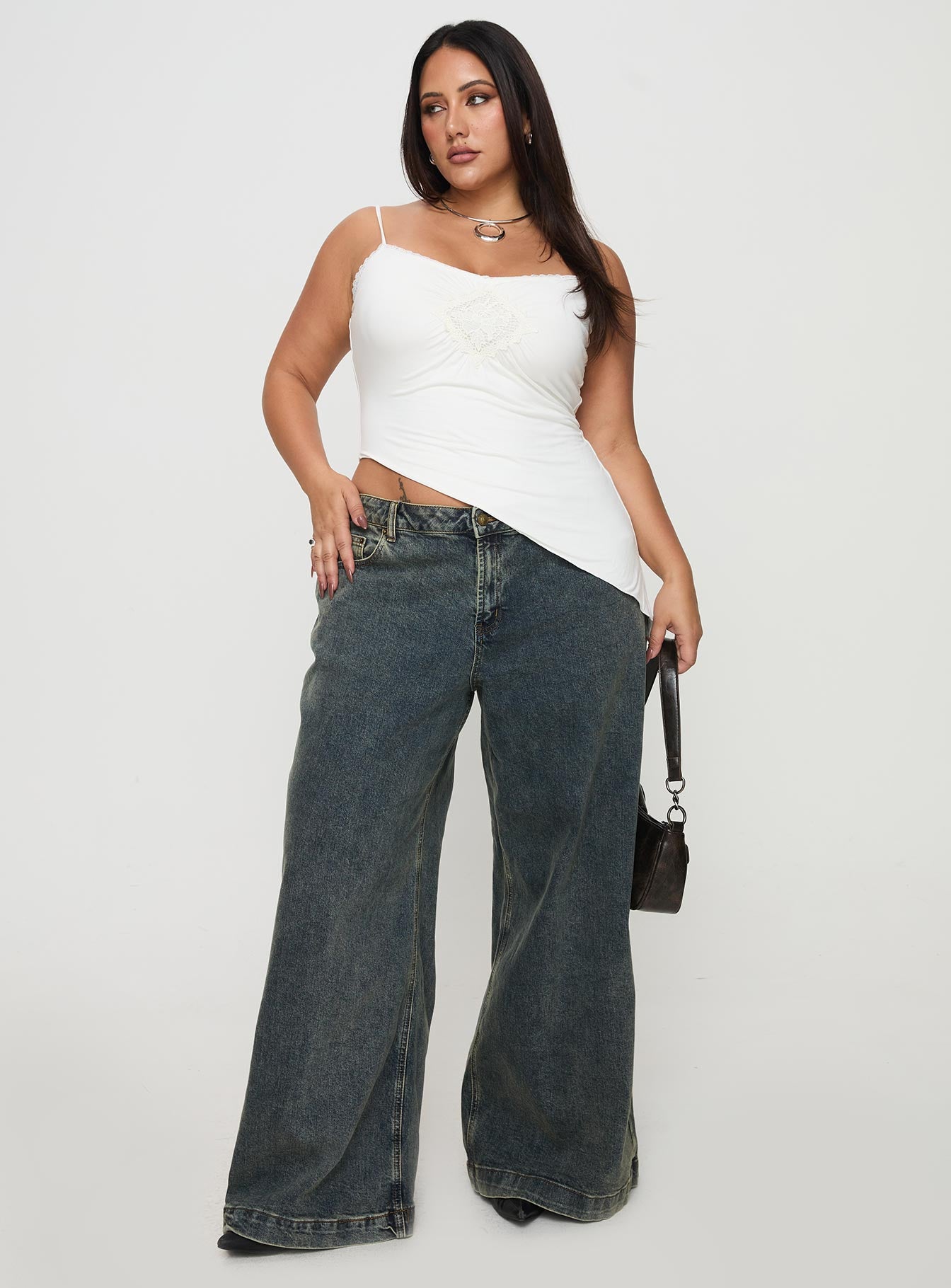 Amabella Asymmetric Top White Curve - Image 3