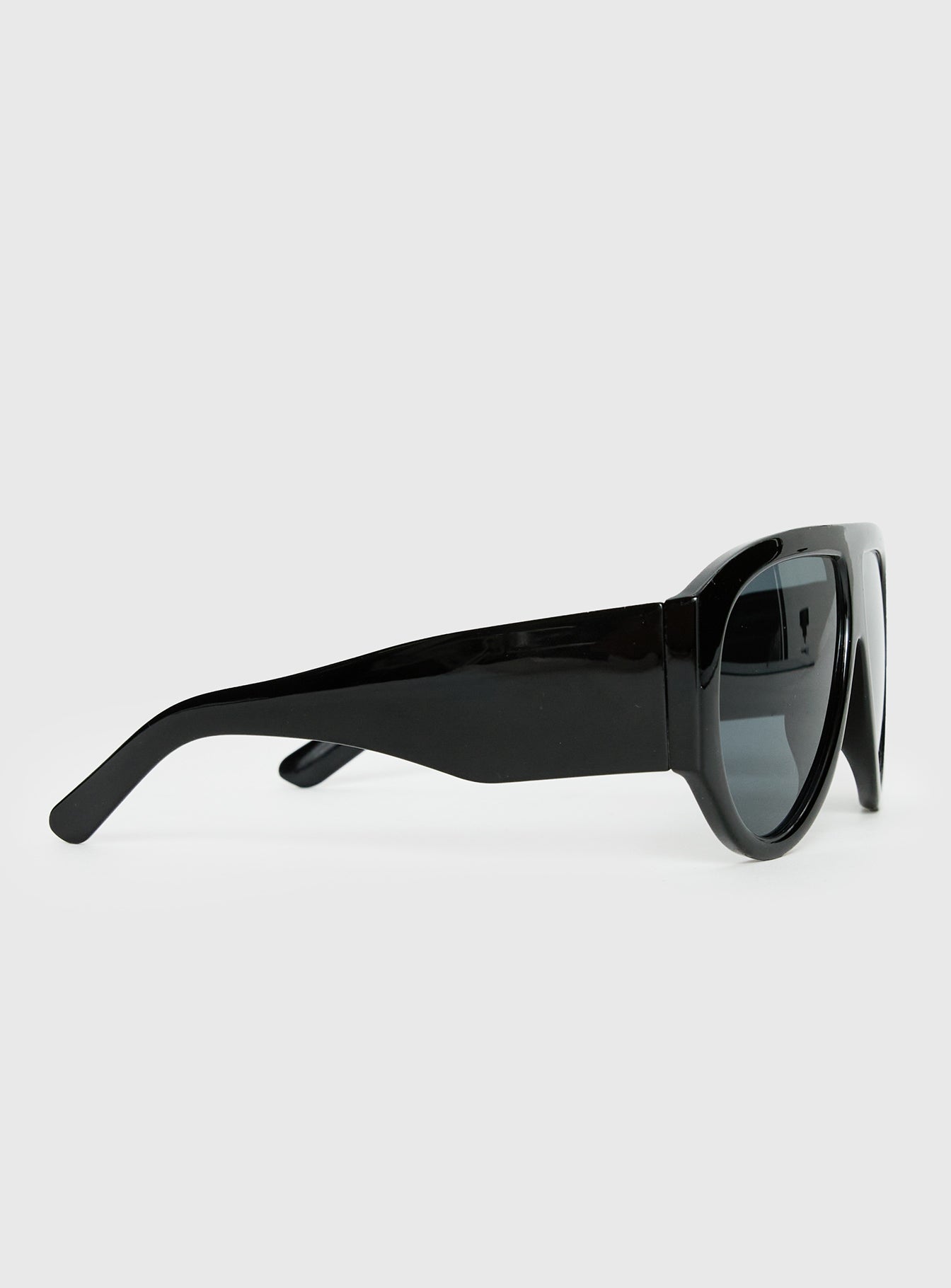 Nobody But You Oversized Sunglasses Black - Image 3