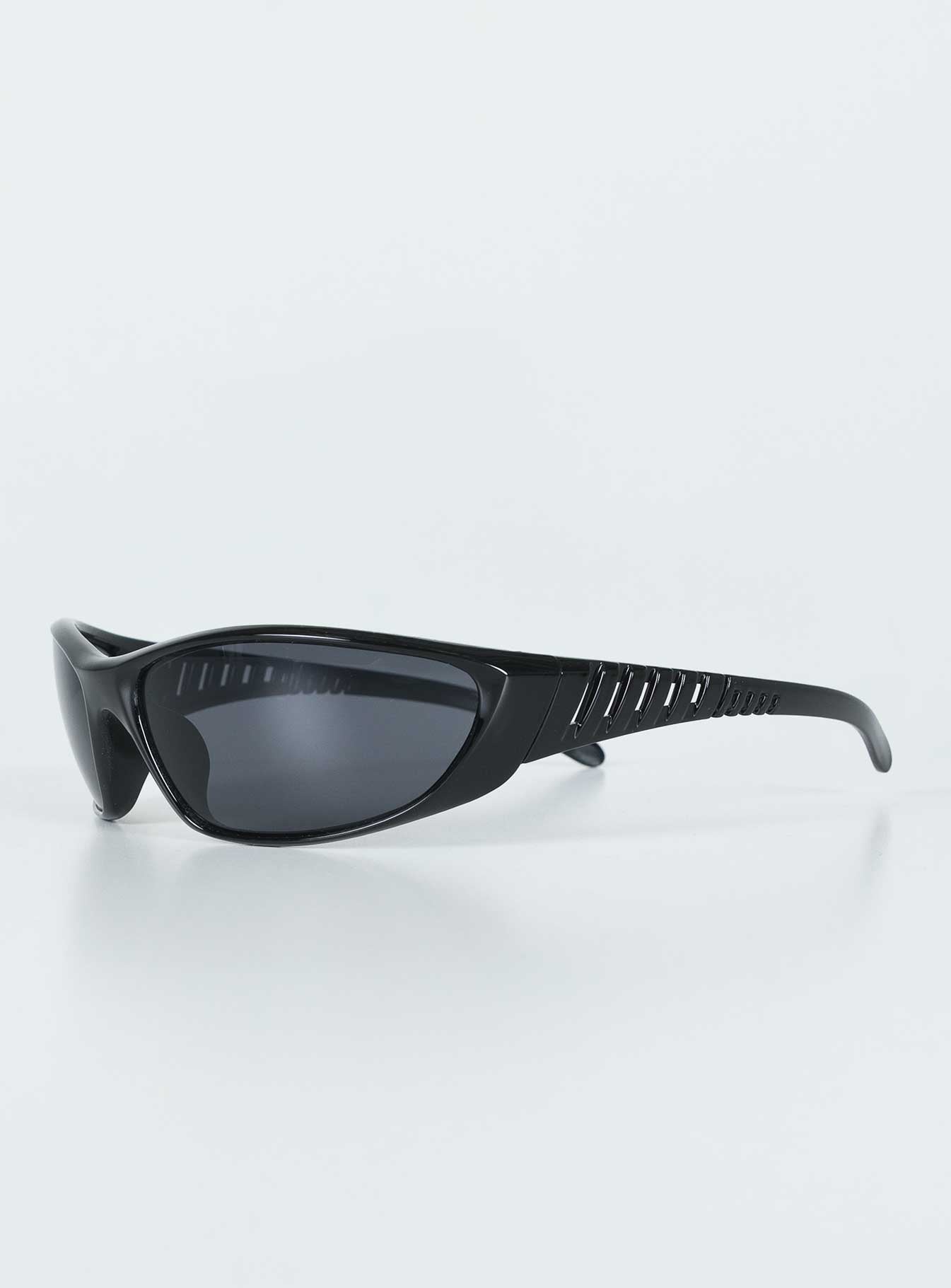 Rave On Sunglasses Black - Image 3