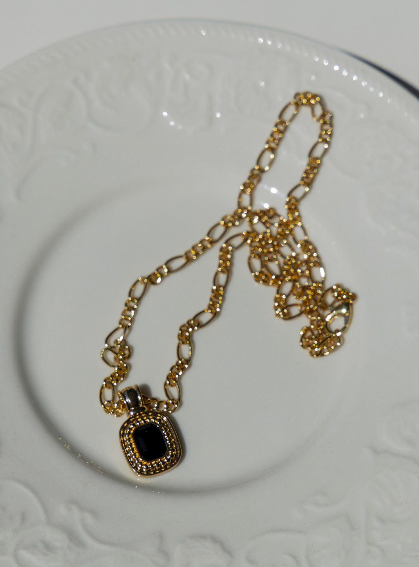 Setton Pendant Necklace Gold / Black - Image 3