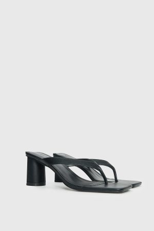 The Mona Heels Black