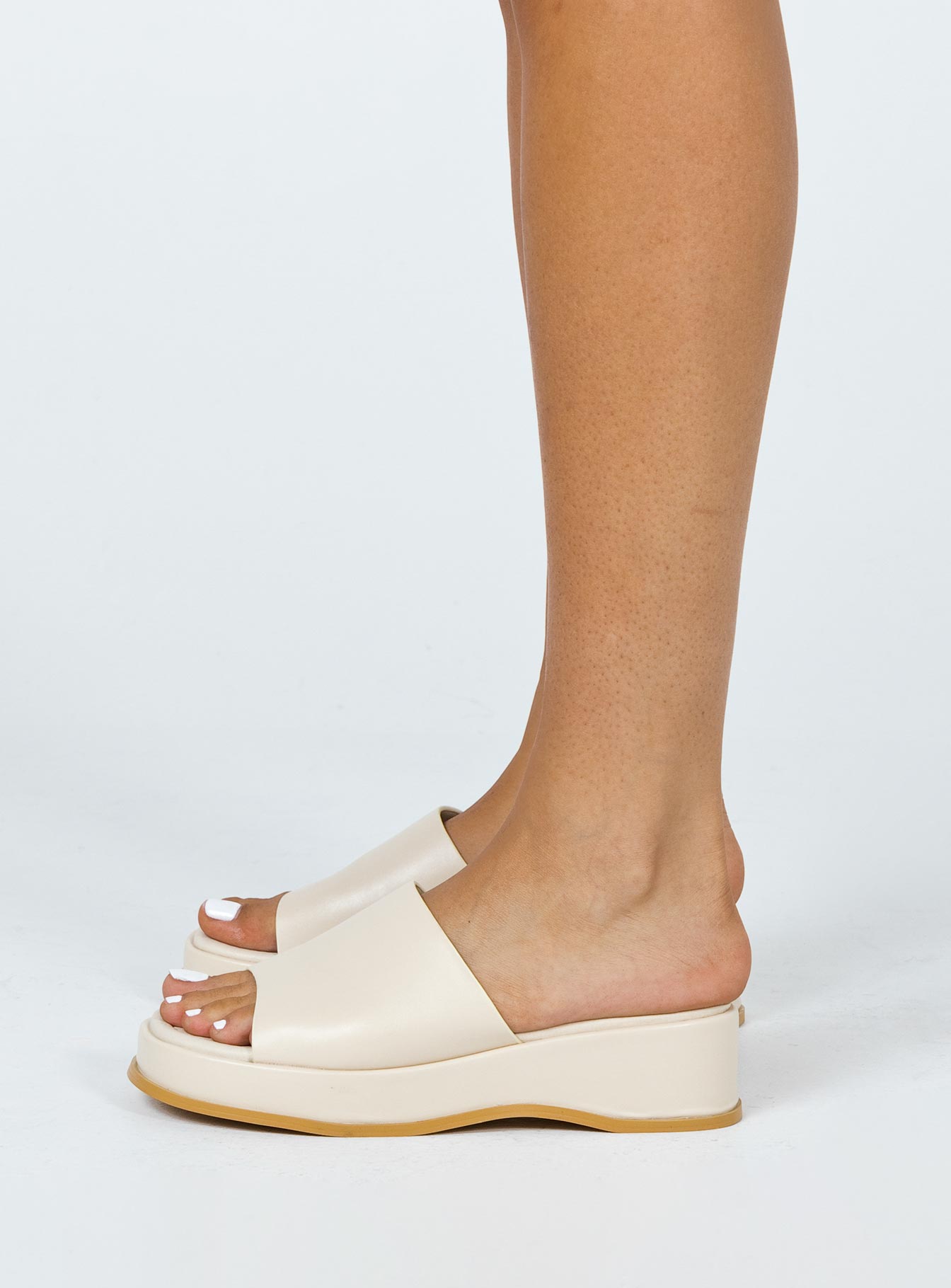 Bayshore Sandals Beige - Image 3