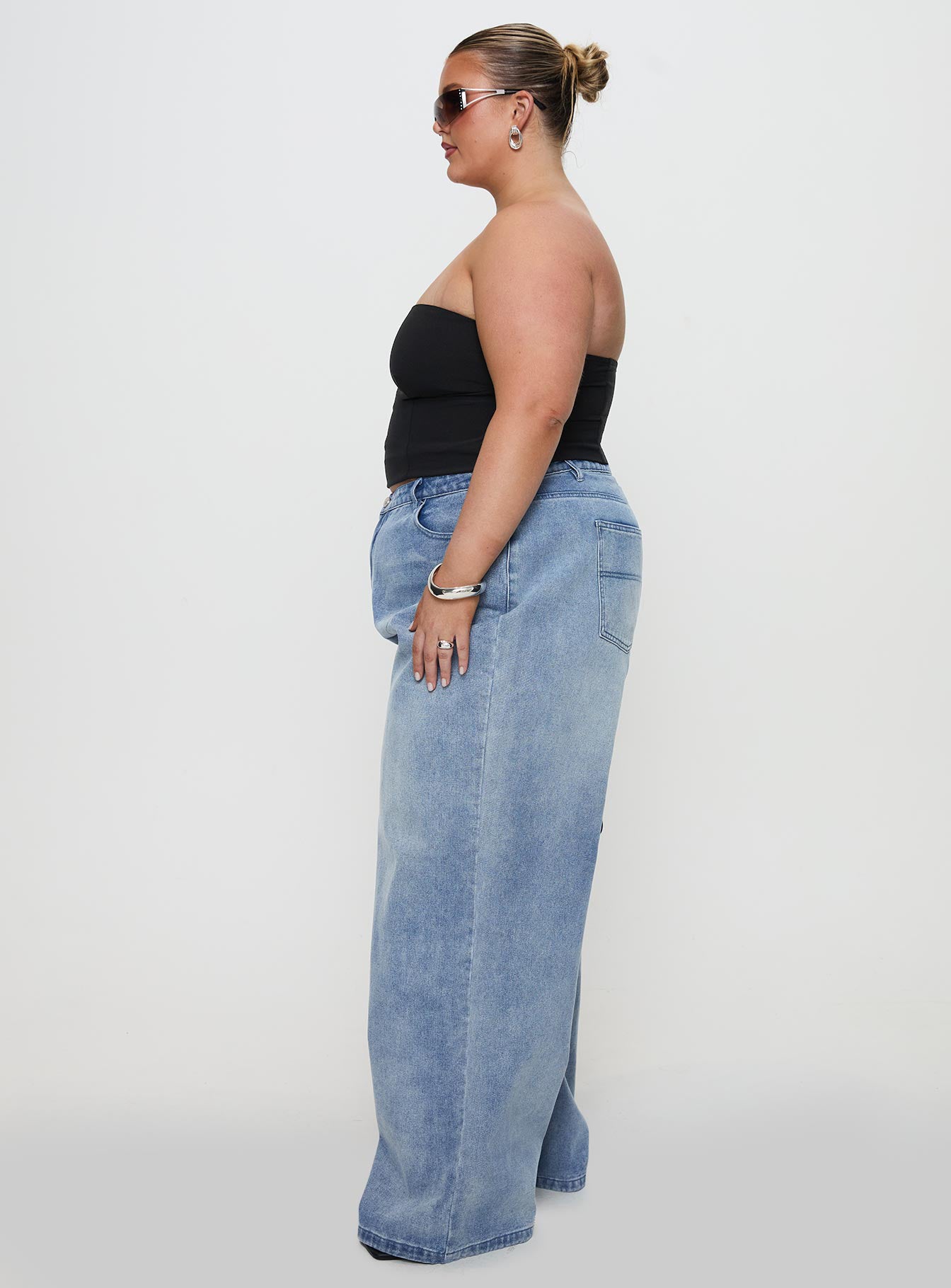 Naylor Mid Rise Wide Leg Jeans Light Wash Denim Curve - Image 5