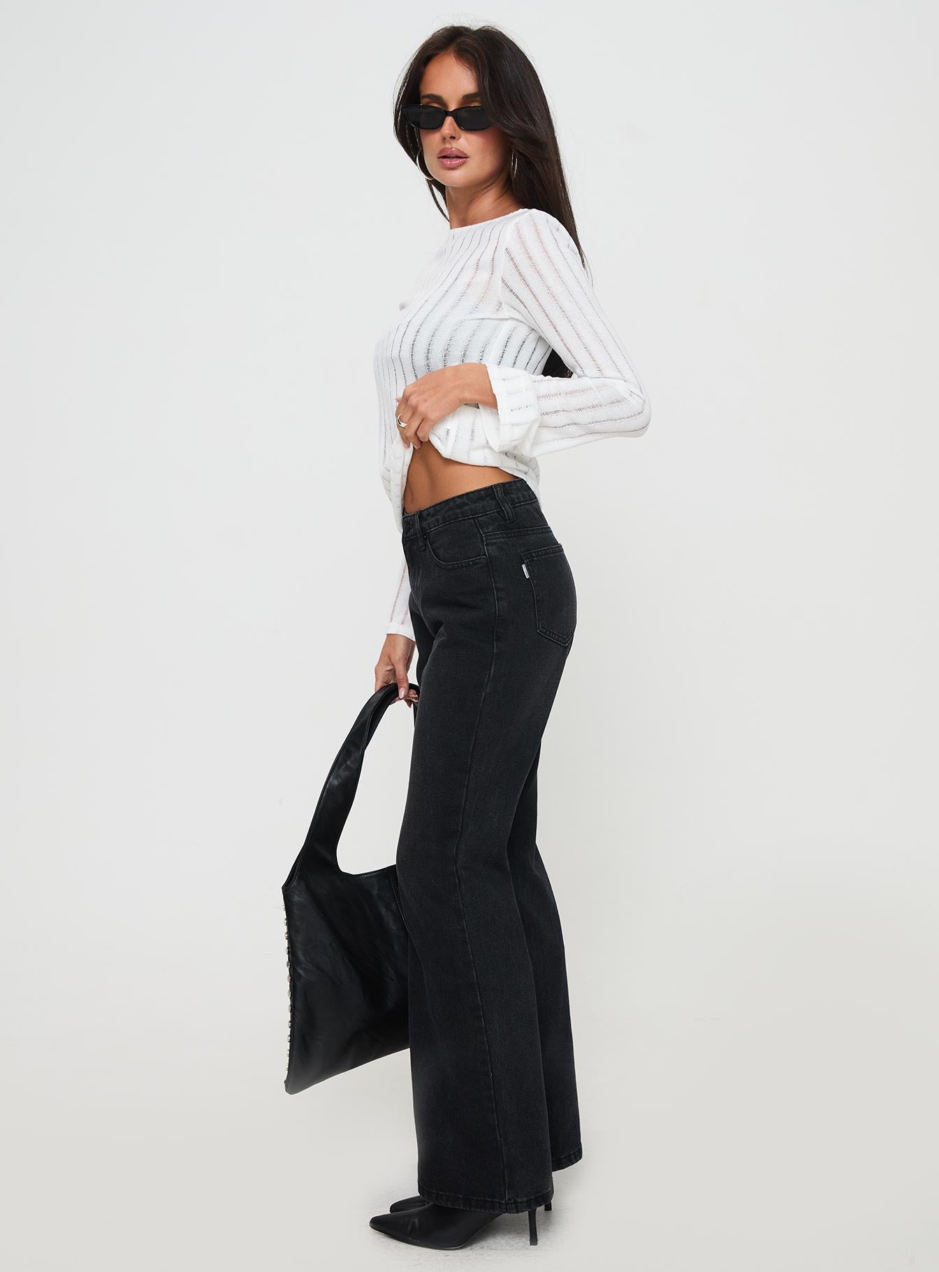 Kemsley Mid Rise Bootleg Jeans Washed Black - Image 4