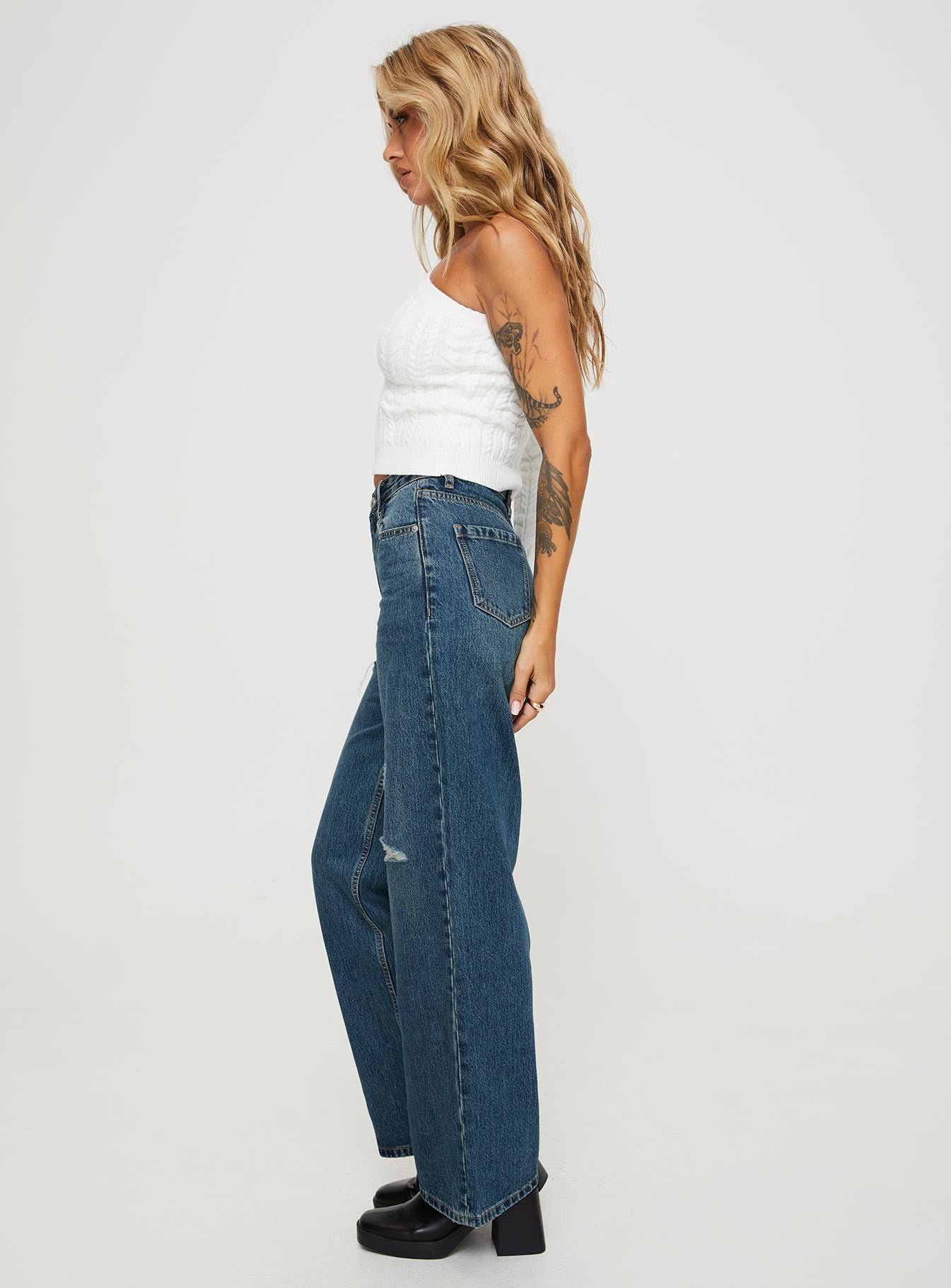 Beetle High Rise Wide Leg Ripped Jeans Mid Wash - Image 4
