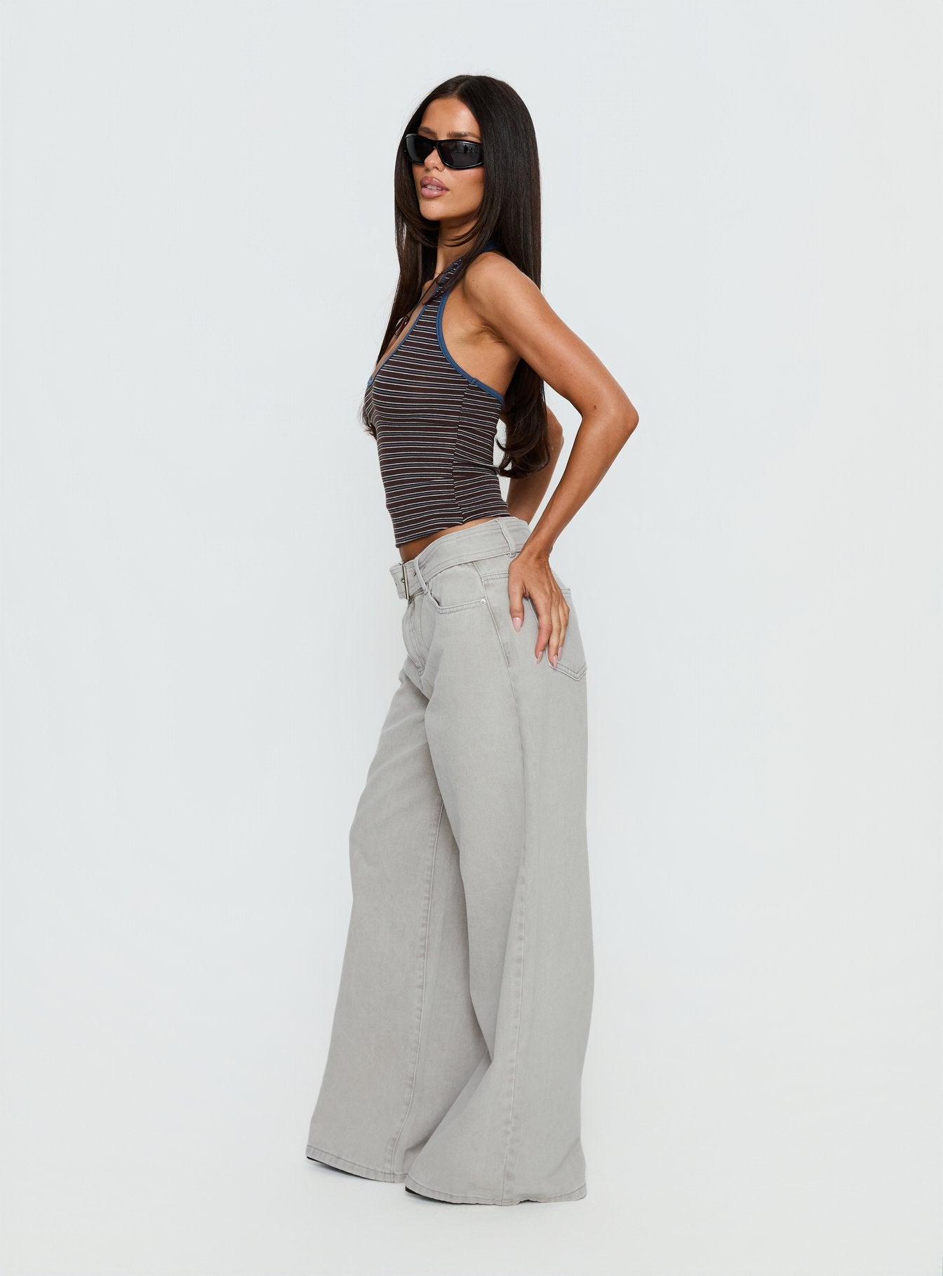 Katlin Mid Rise Wide Leg Buckle Detail Jeans Grey Wash - Image 4