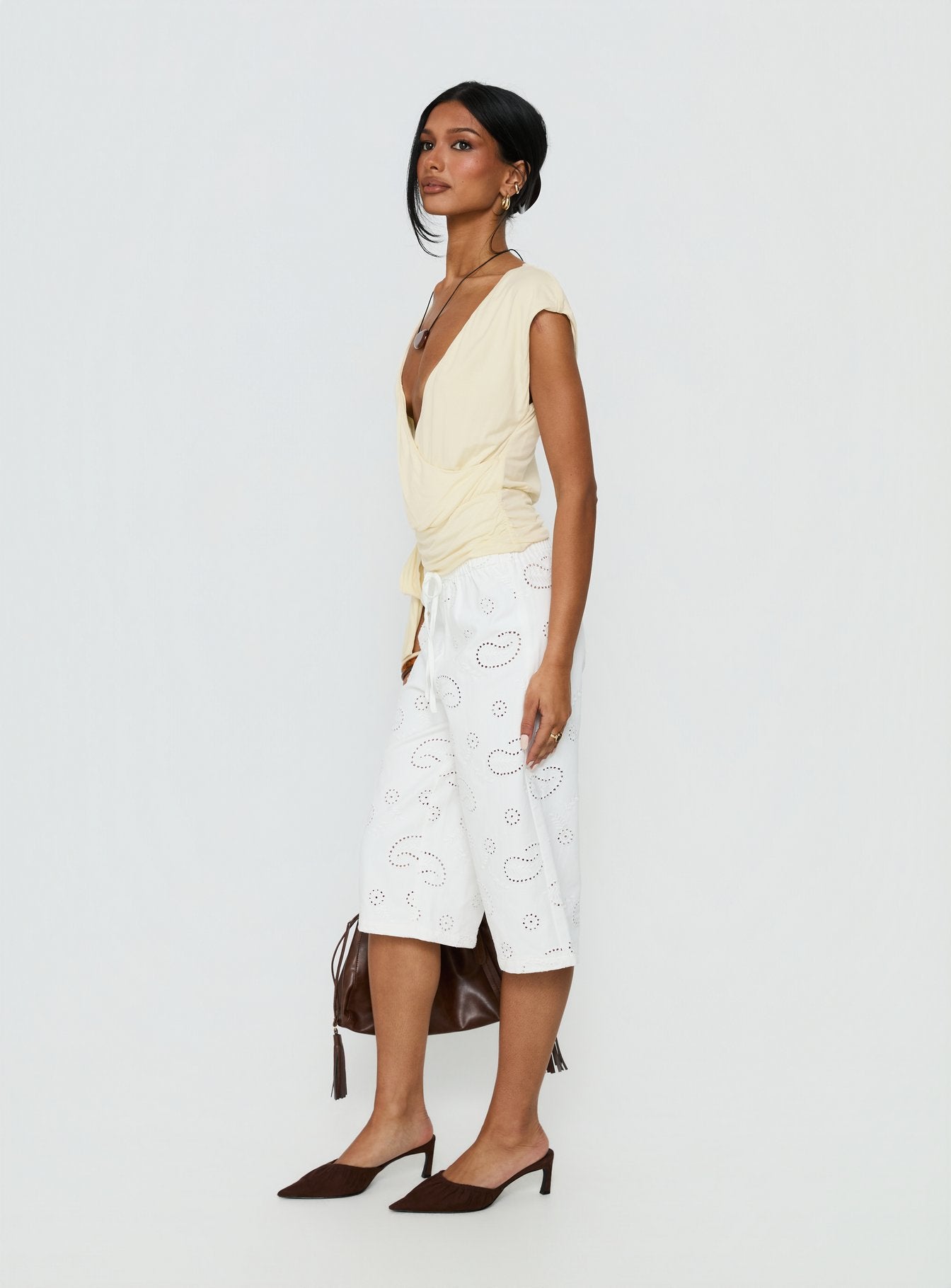 Roda Anglaise Longline Shorts White - Image 4