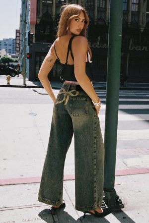 Ribbon Stamp Low Rise Wide Leg Jeans Antique Wash