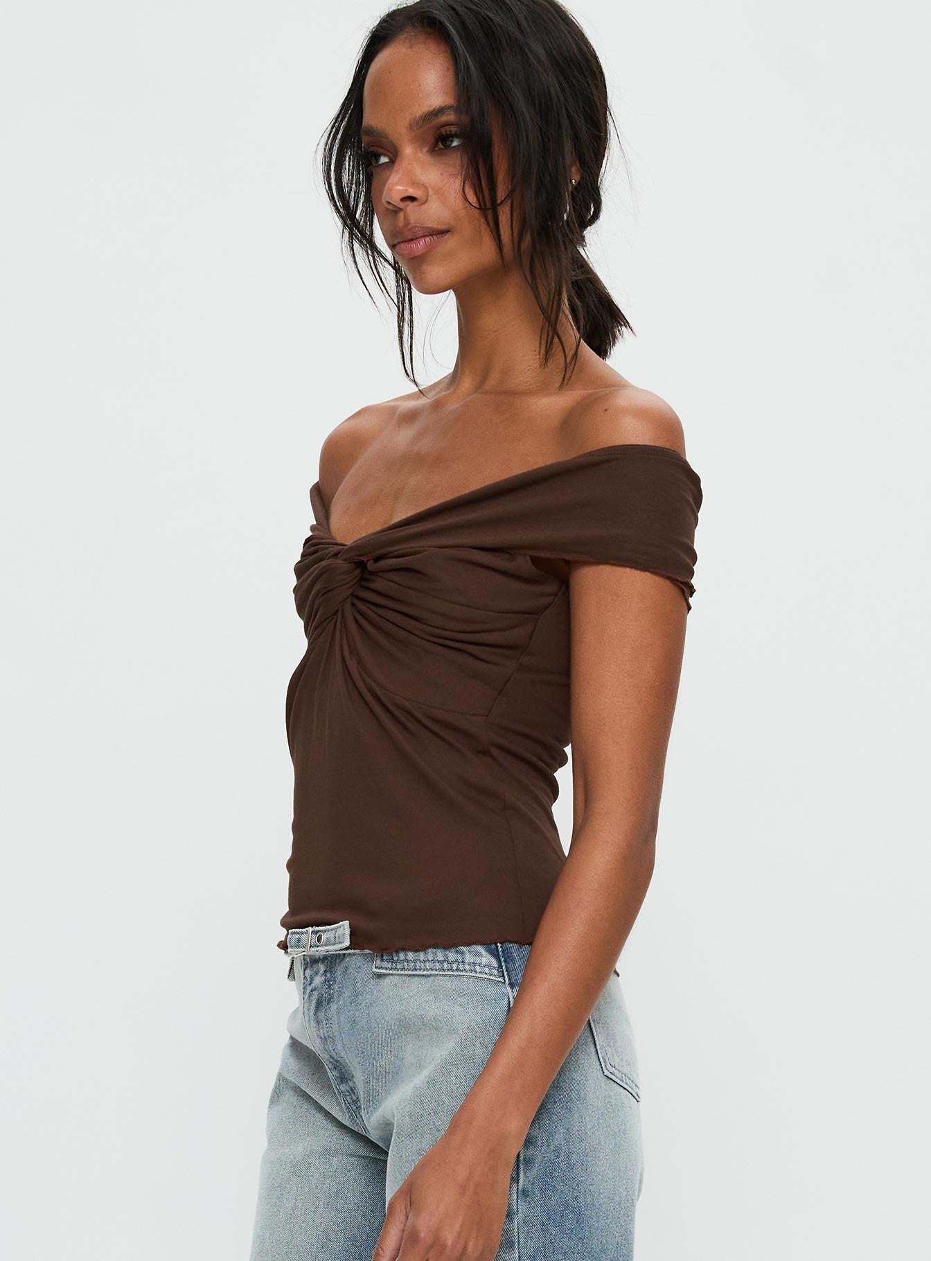 Suspiria Twist Off Shoulder Top Chocolate - Image 4