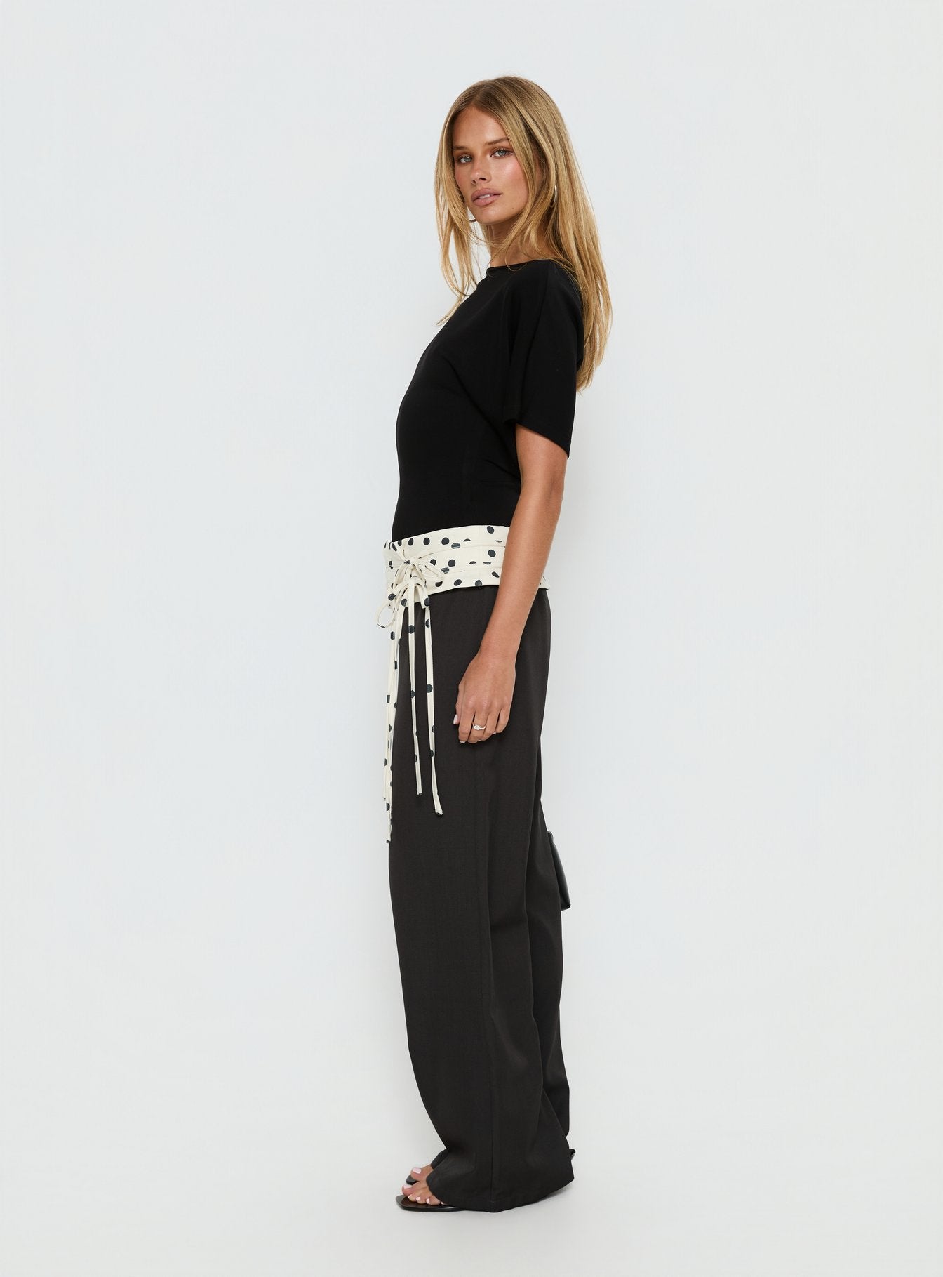 Arazia Cinched Short Sleeve Top Black - Image 4