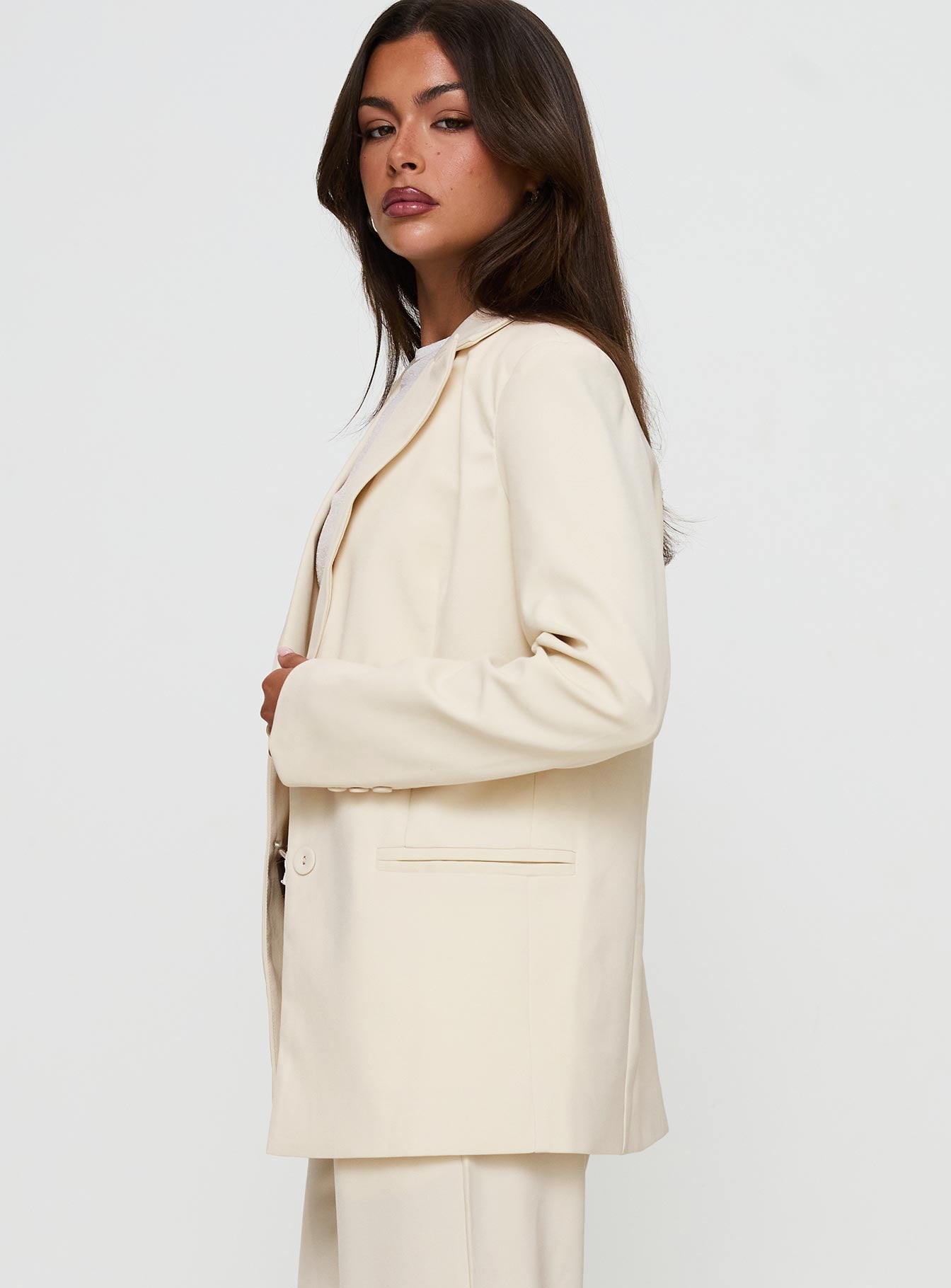 Crowd Pleaser Oversized Blazer Cream - Image 4