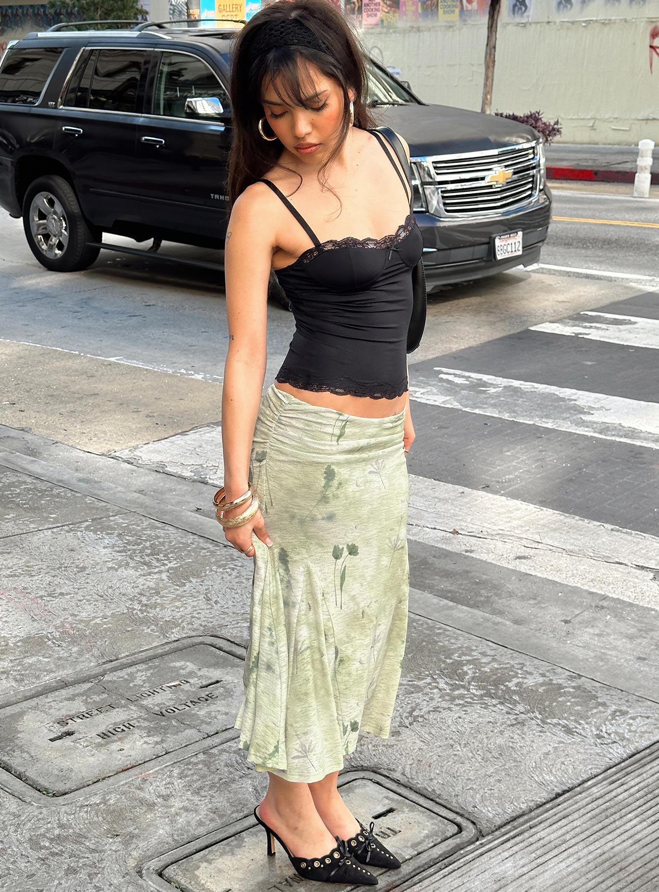 Lewish Low Rise Midi Skirt Green Floral - Image 10