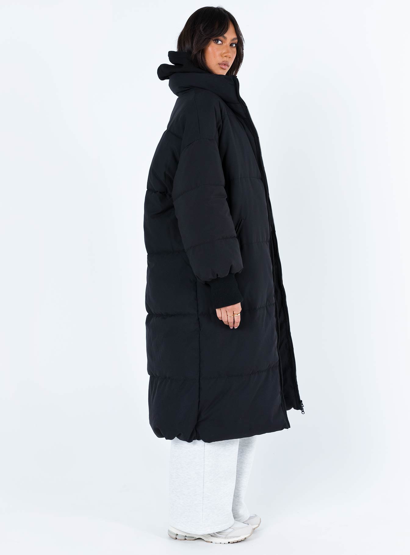 Abe Longline Puffer Jacket Black - Image 4
