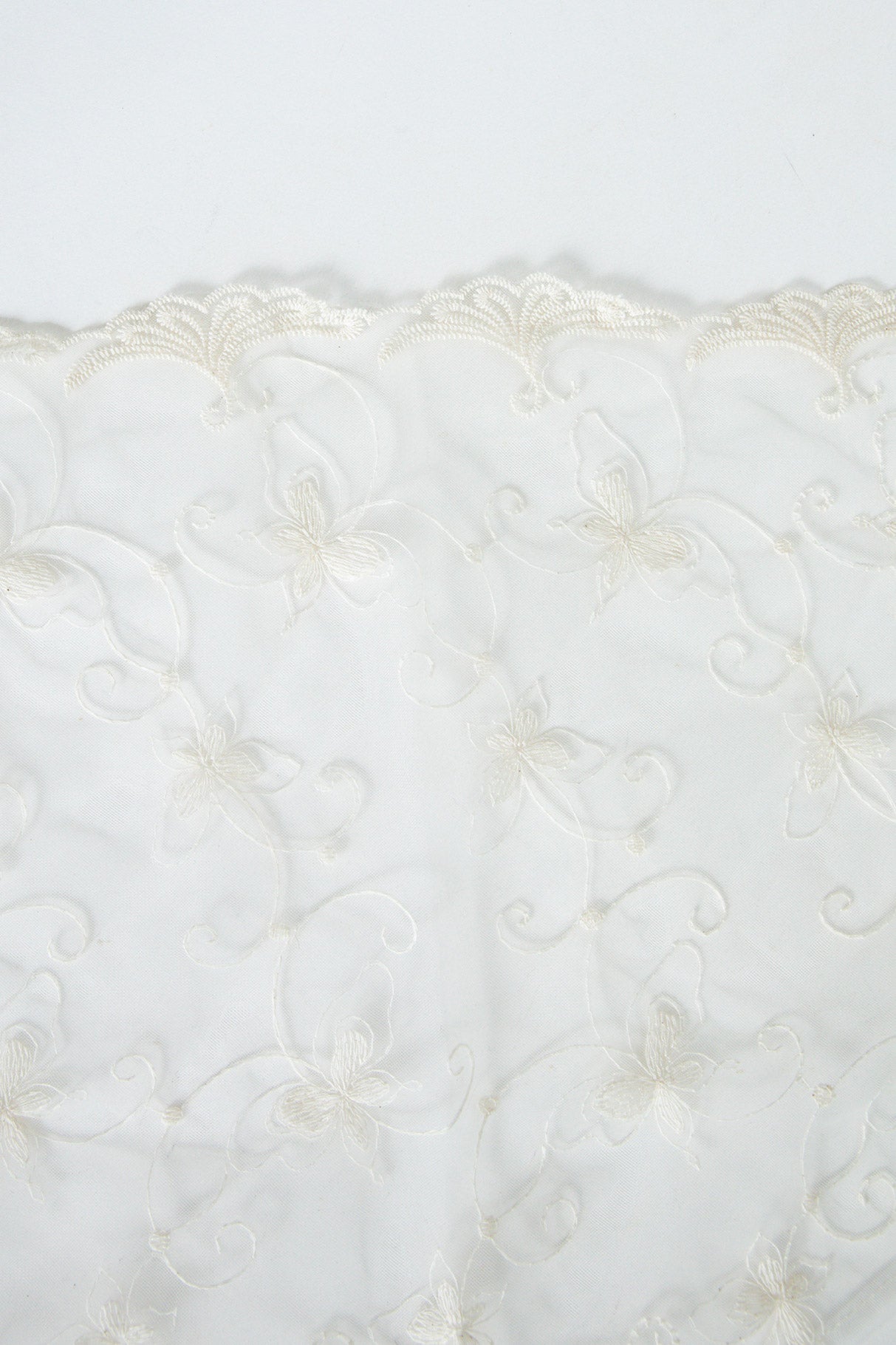 Brigette Lace Bandana White - Image 4