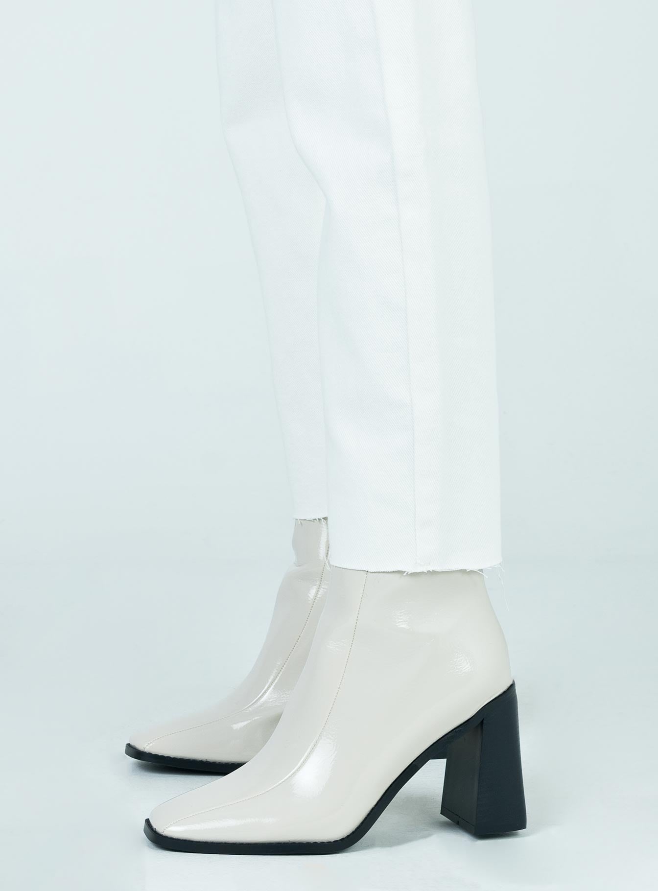 The Kia Boots White - Image 4