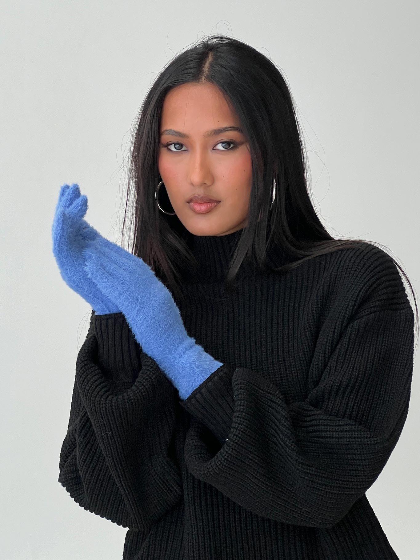 Prichard Fluffy Gloves Blue - Image 4