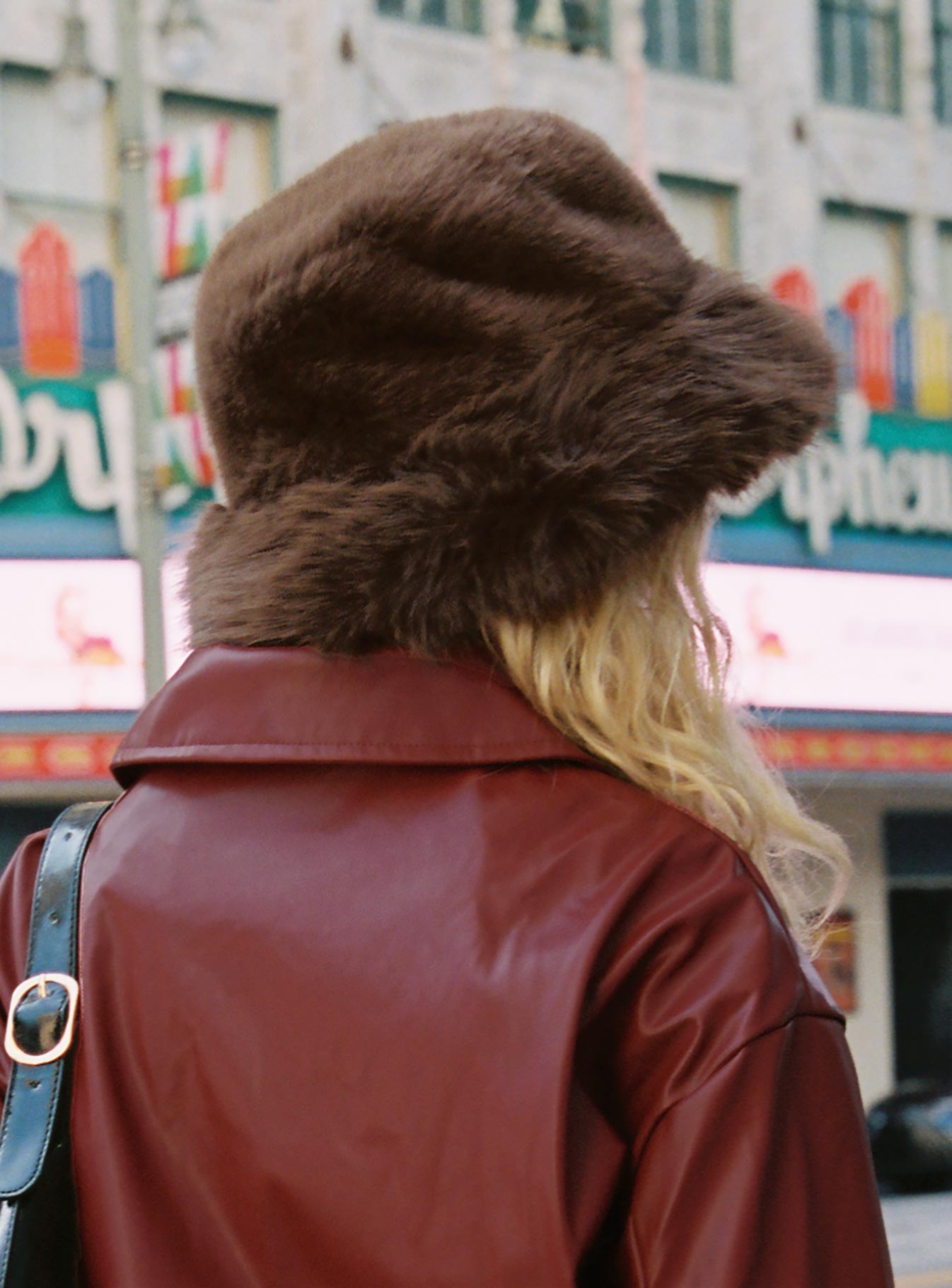 Avaah Fluffy Hat Taupe - Image 5