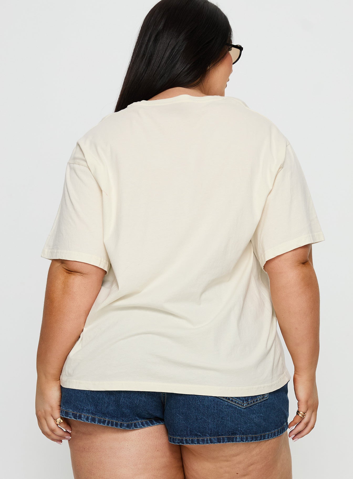 Cherrie Amore Oversized Tee White Curve - Image 5