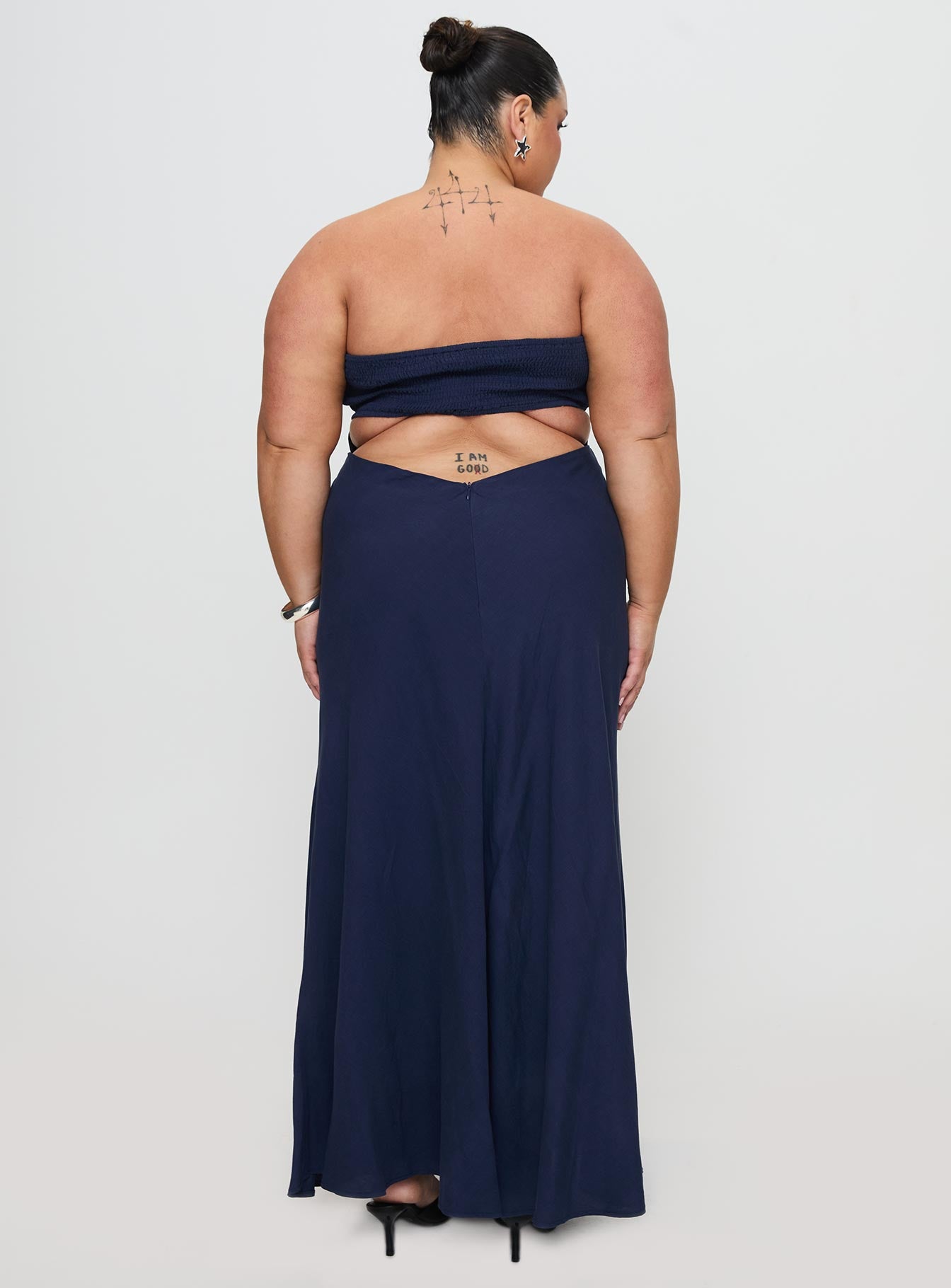 Yahir Strapless Maxi Dress Navy Curve - Image 5