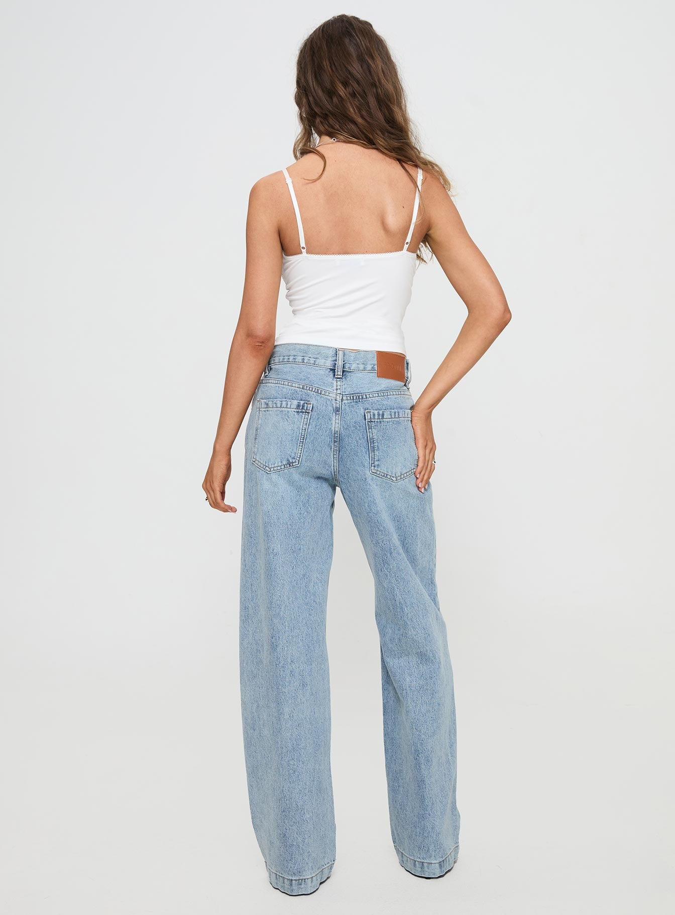 Anelli Low Rise Straight Leg Jeans Light Blue Wash - Image 5