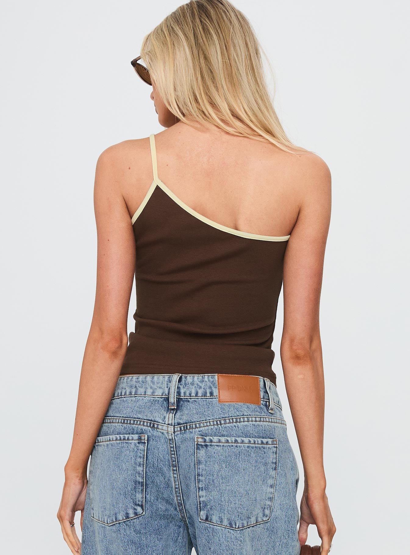 Hold It Down One Shoulder Contrast Top Chocolate / Yellow - Image 5