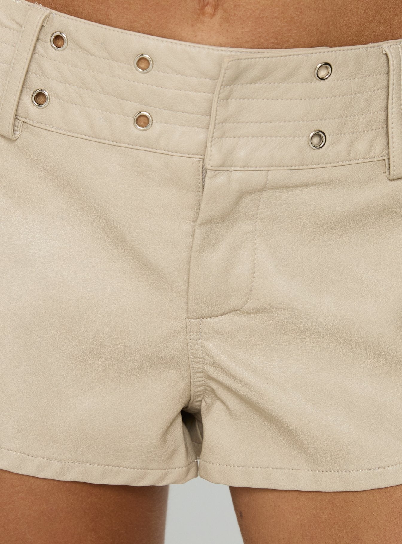 Born To Ride Shorts Cream - Image 6