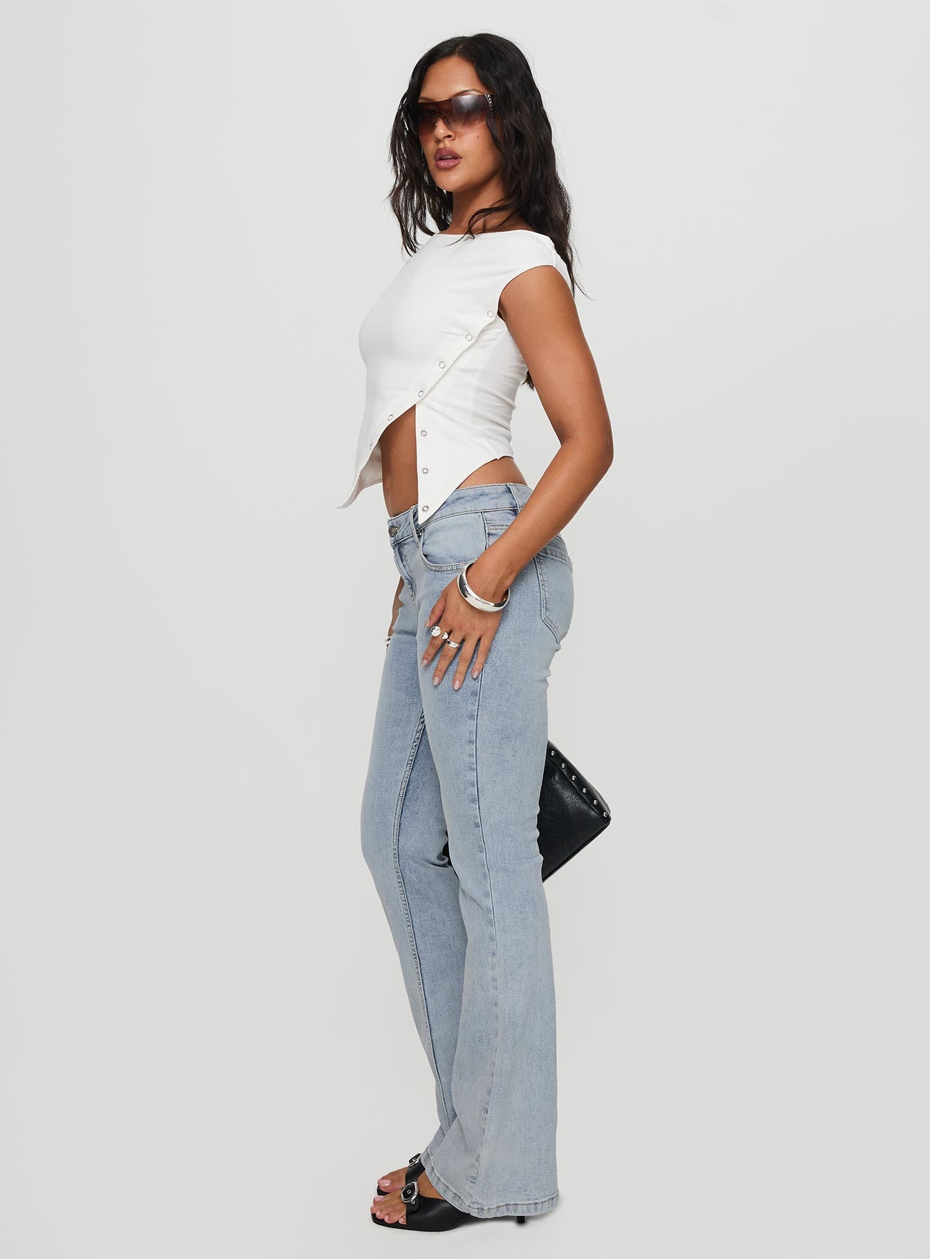 Bethany Low Rise Bootleg Jeans Light Wash - Image 4