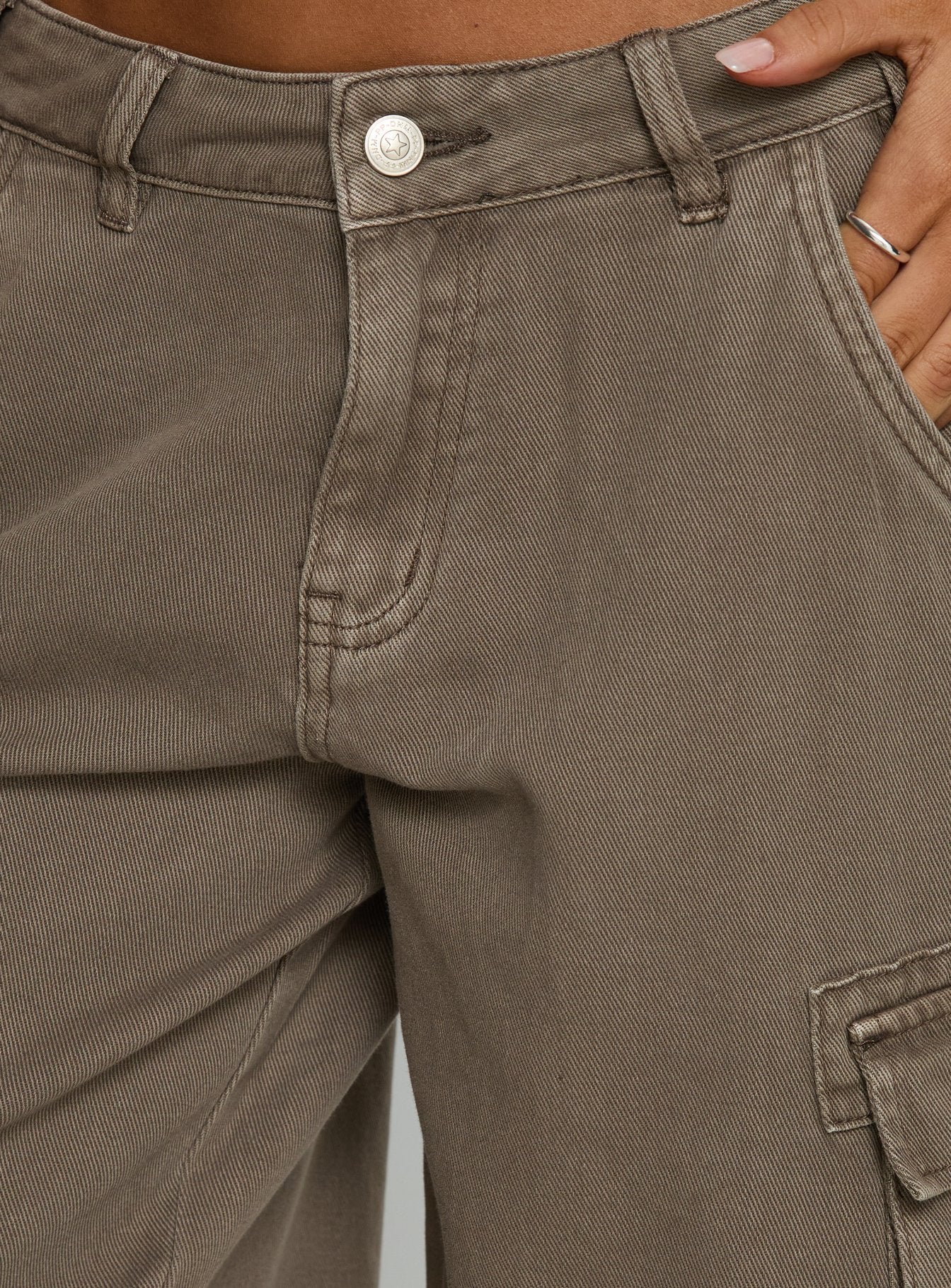 Hudsen Longline Cargo Shorts Khaki - Image 6