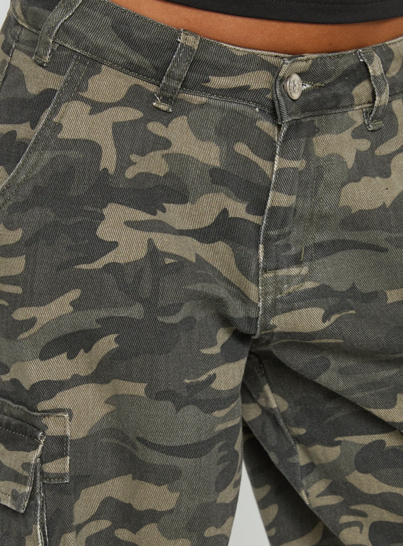 Hudsen Longline Cargo Shorts Camo - Image 6