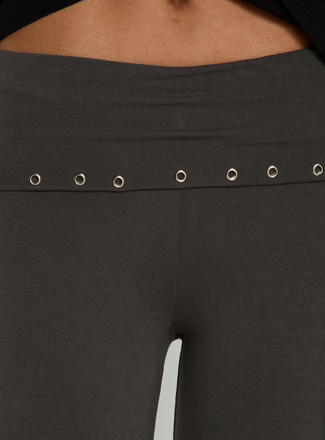 Enmu Capri Trouser Charcoal Grey - Image 6