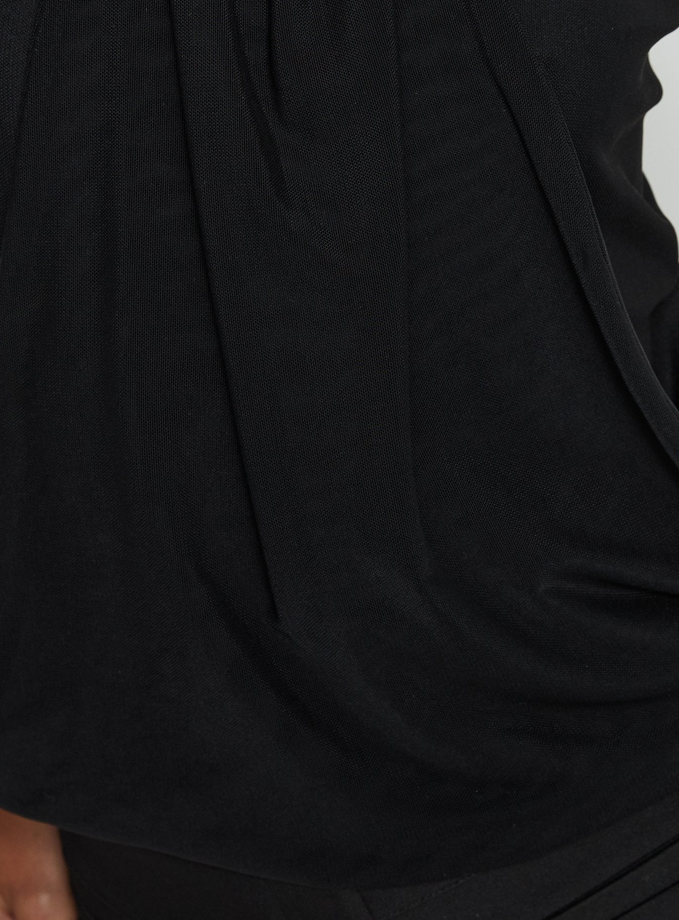 Hedlea Draped Ring Detail Top Black - Image 6