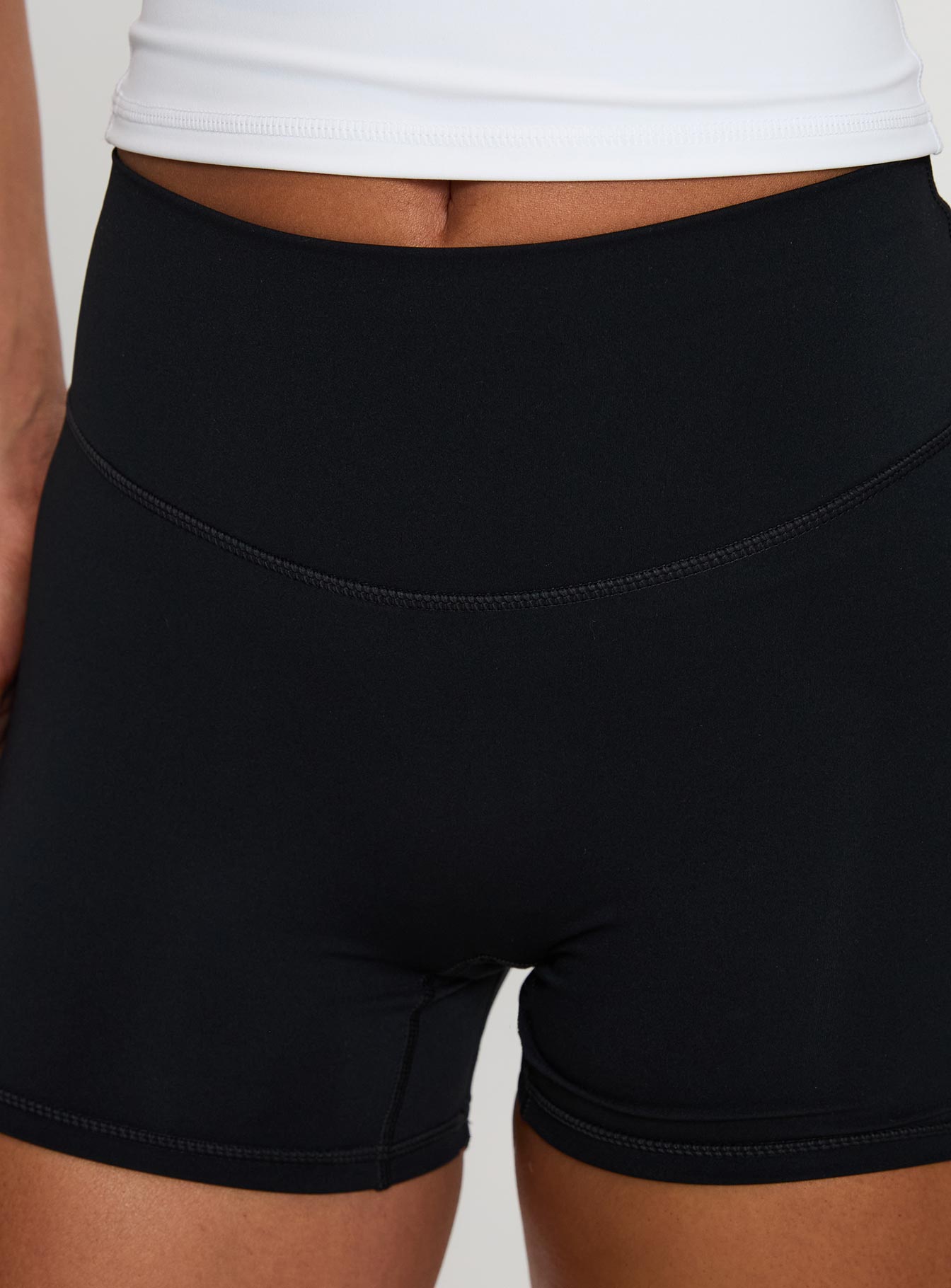 Touchdown Active Contour Short Black - Image 6
