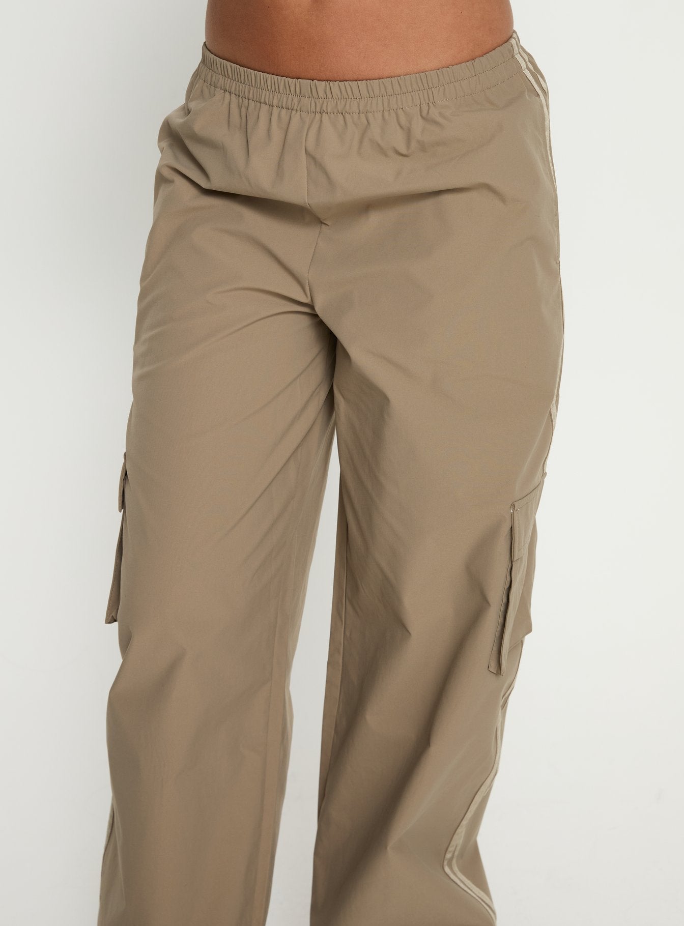 Ellyn Baggy Cargo Pants Khaki - Image 5