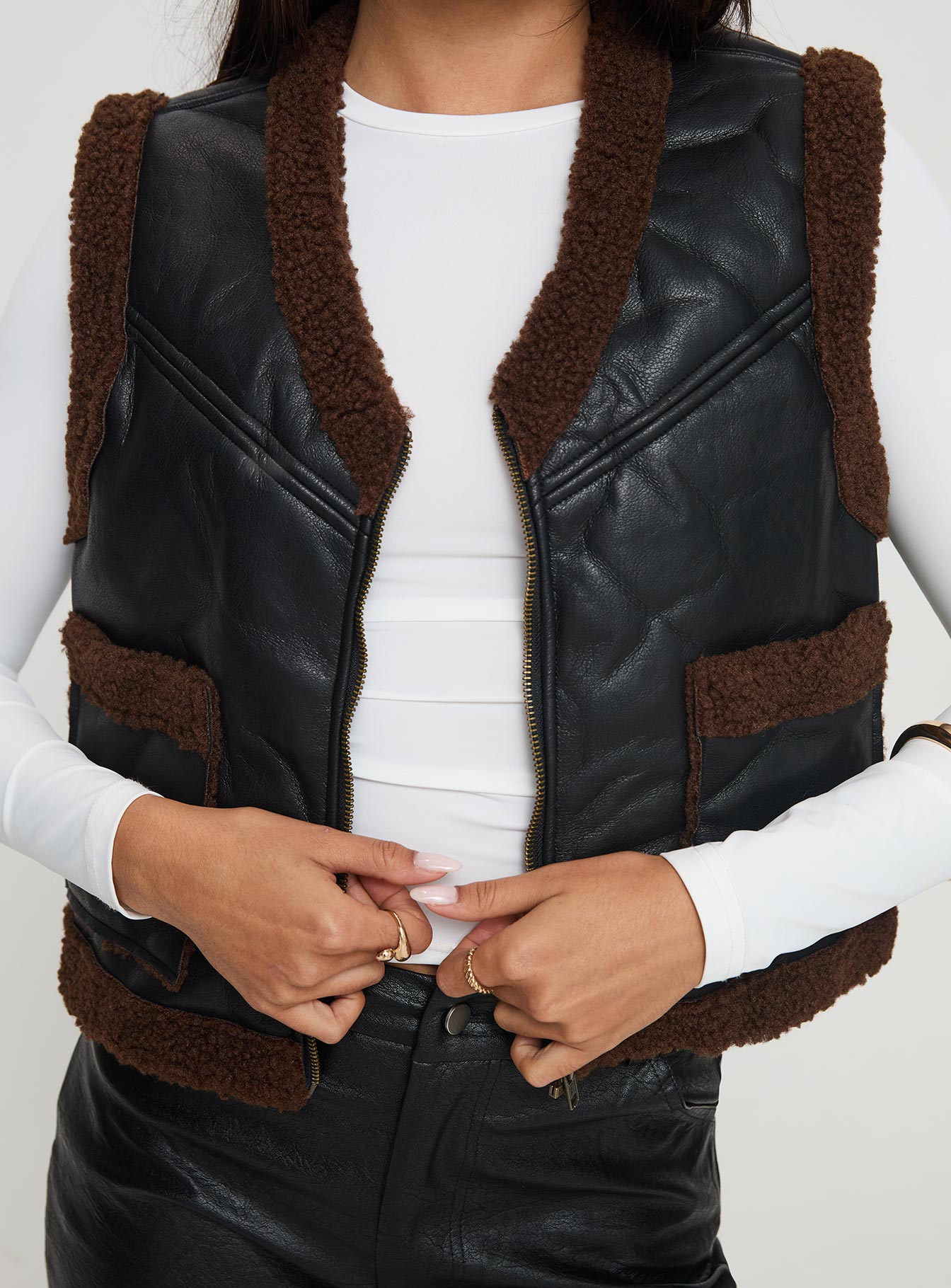 Henson Vest Black - Image 5