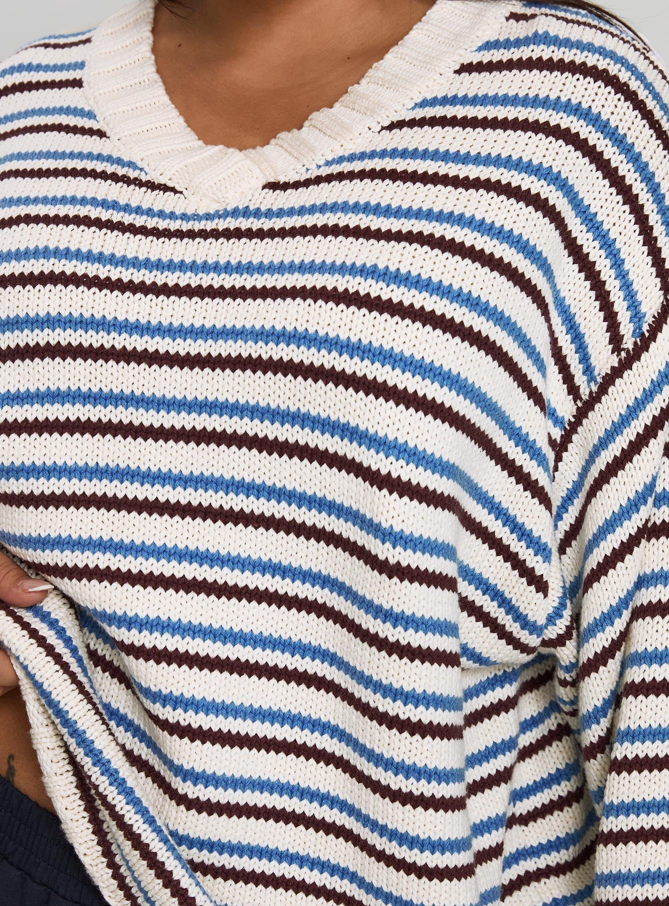 Karolyn Sweater Blue Stripe Curve - Image 6