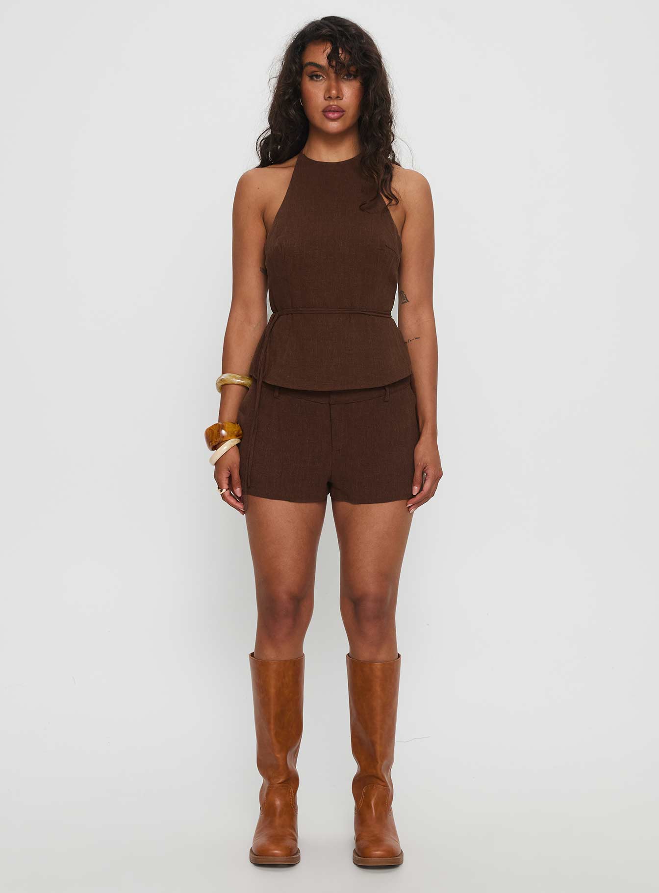 La Dulce Tailored Linen Micro Short Chocolate - Image 7