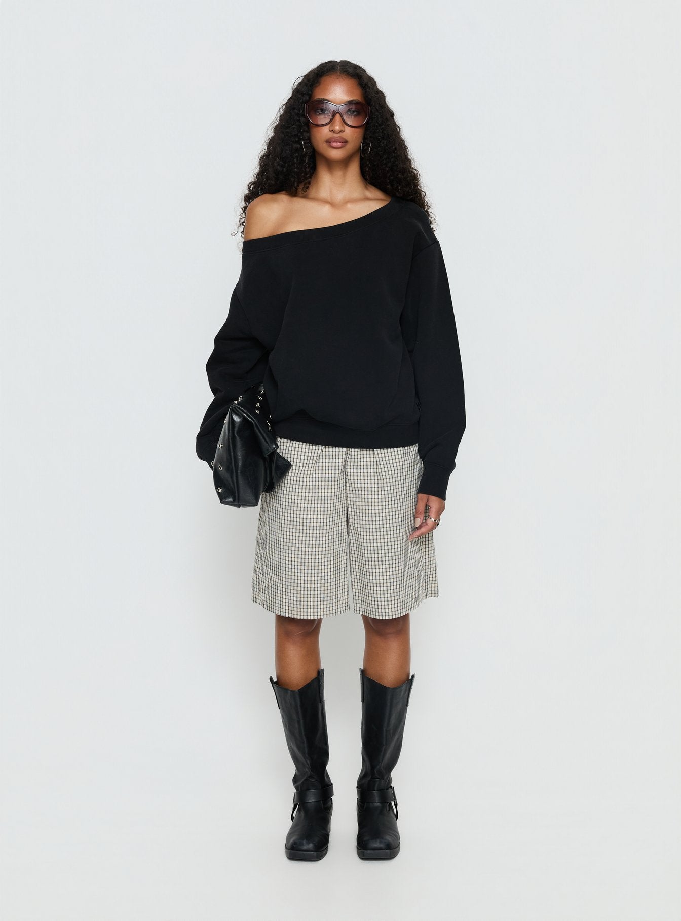 Wellness Off the Shoulder Jumper Washed Black - Image 7