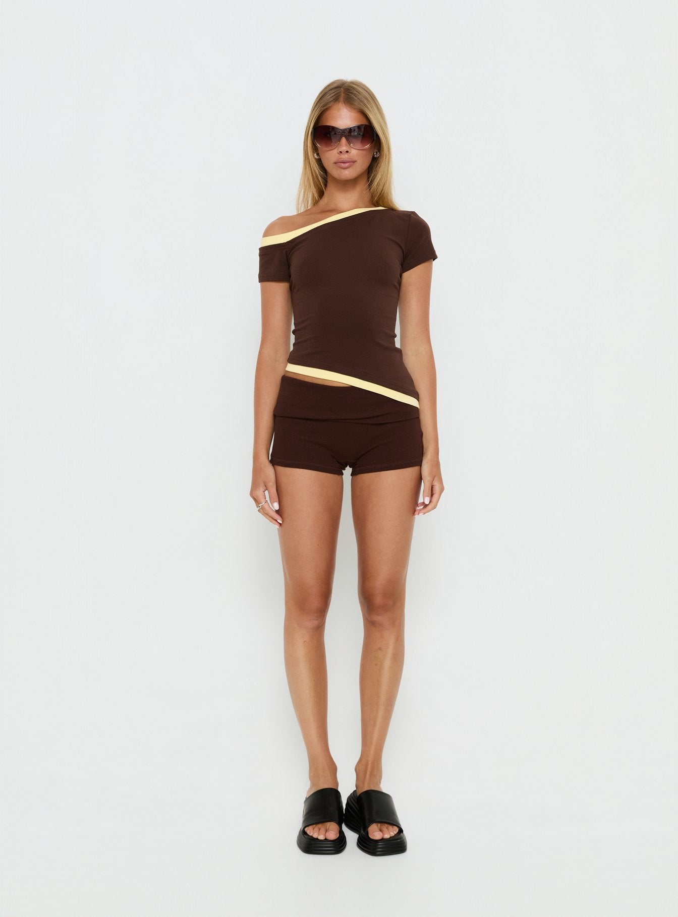 Eustace Off Shoulder Asymmetrical Top Brown / Yellow - Image 7