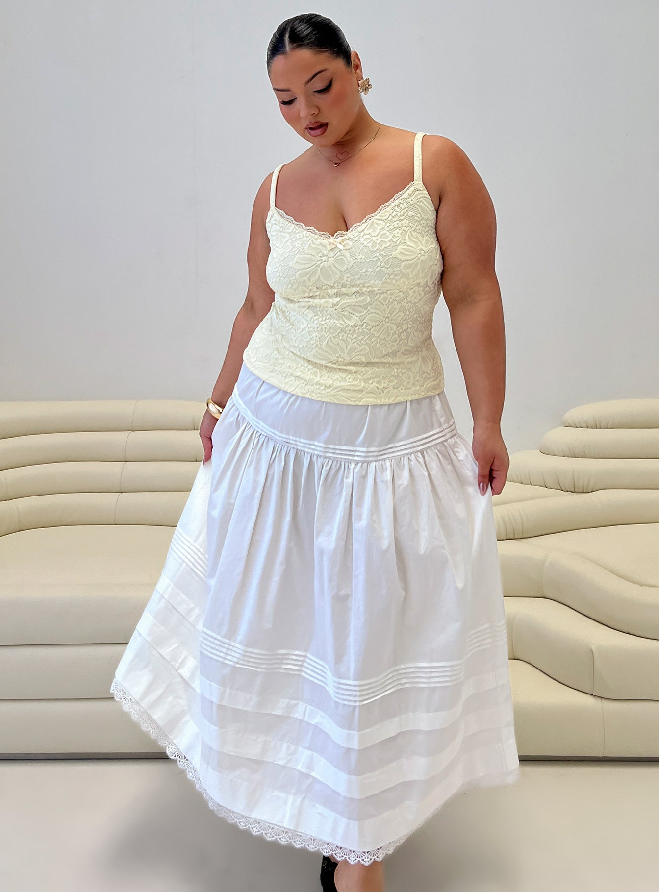 Calling For You Flowy Maxi Skirt White Curve - Image 8
