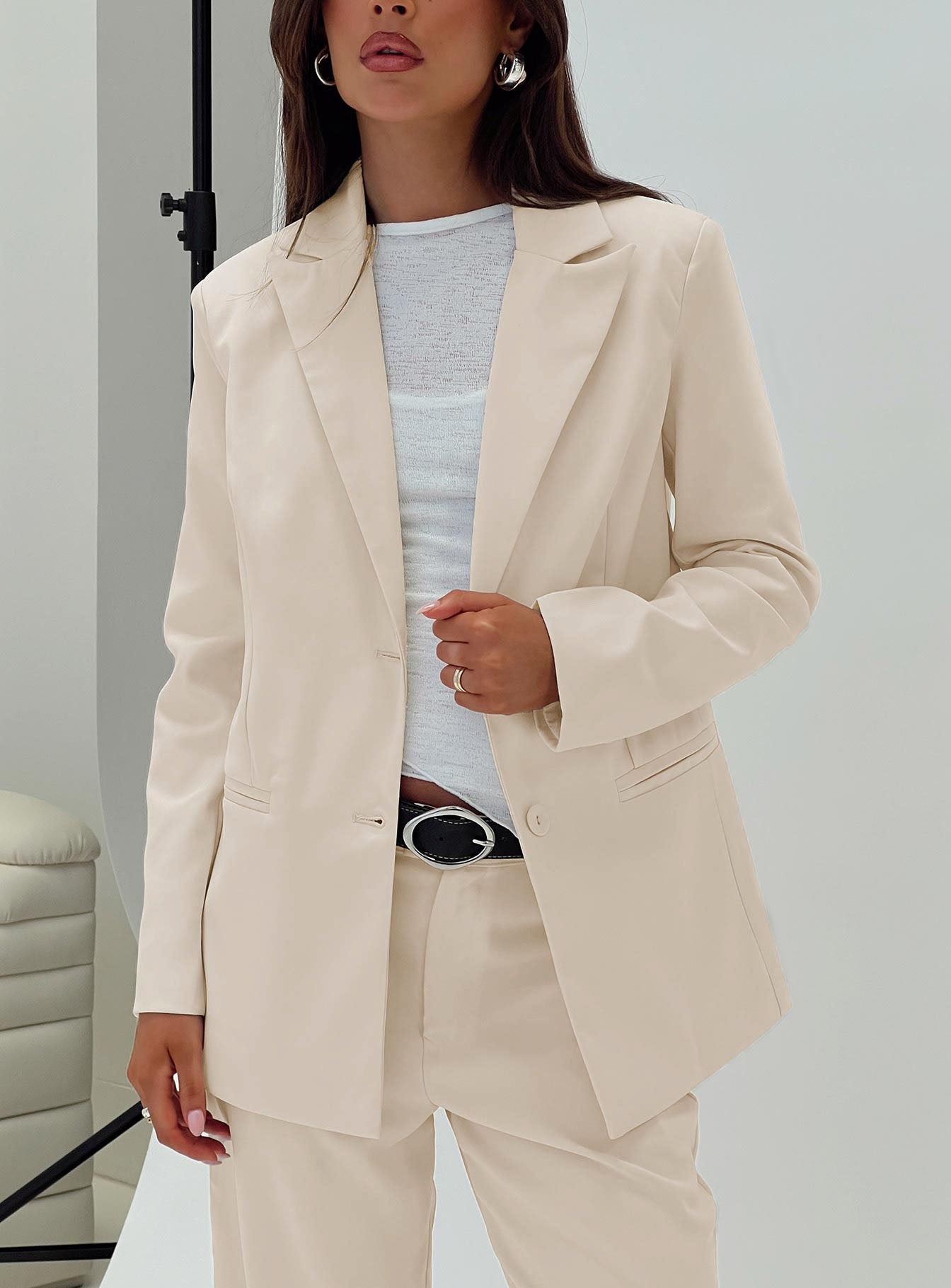 Crowd Pleaser Oversized Blazer Cream - Image 8