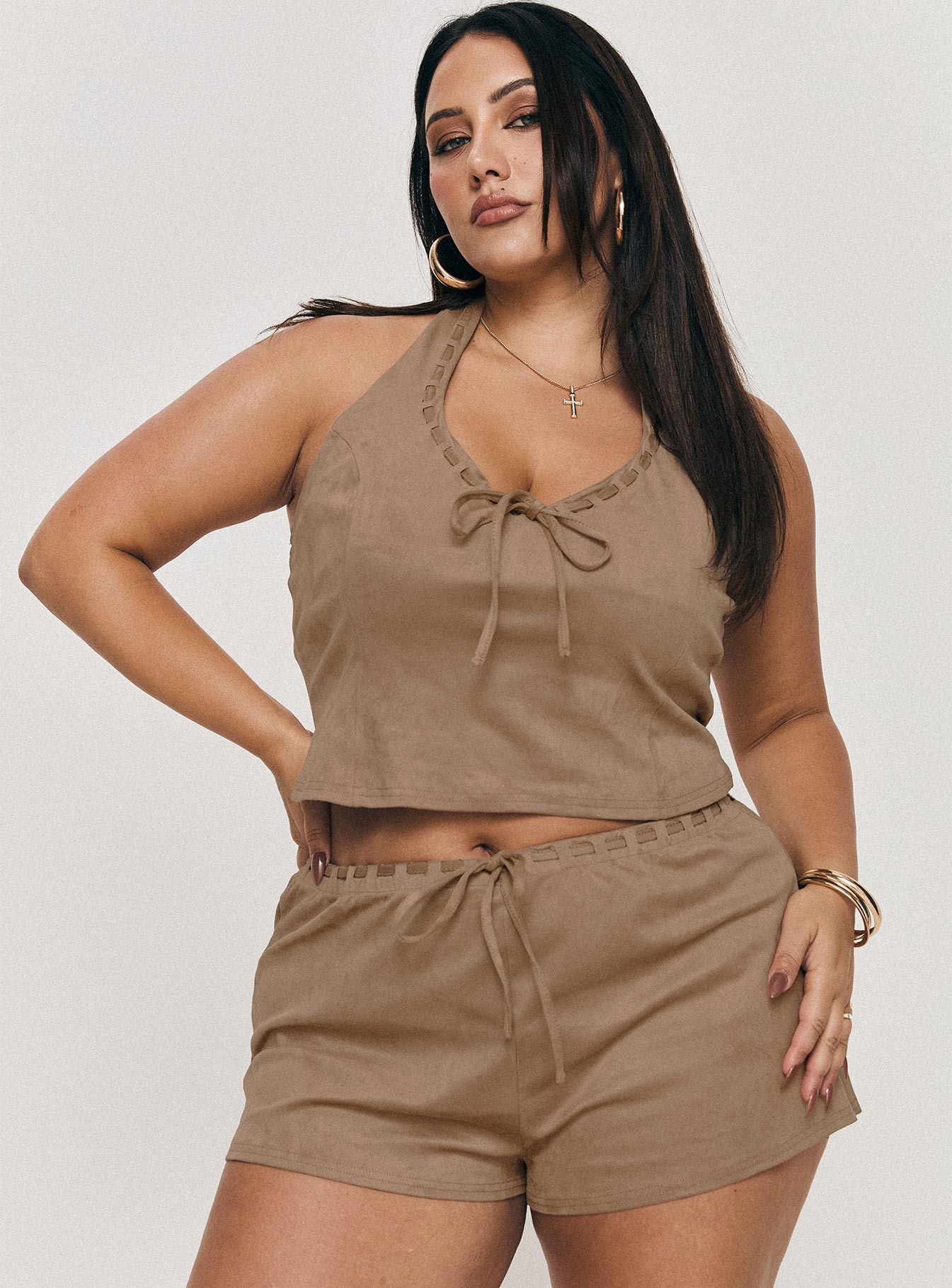 Eternal Youth Faux Suede Short Taupe Curve - Image 8