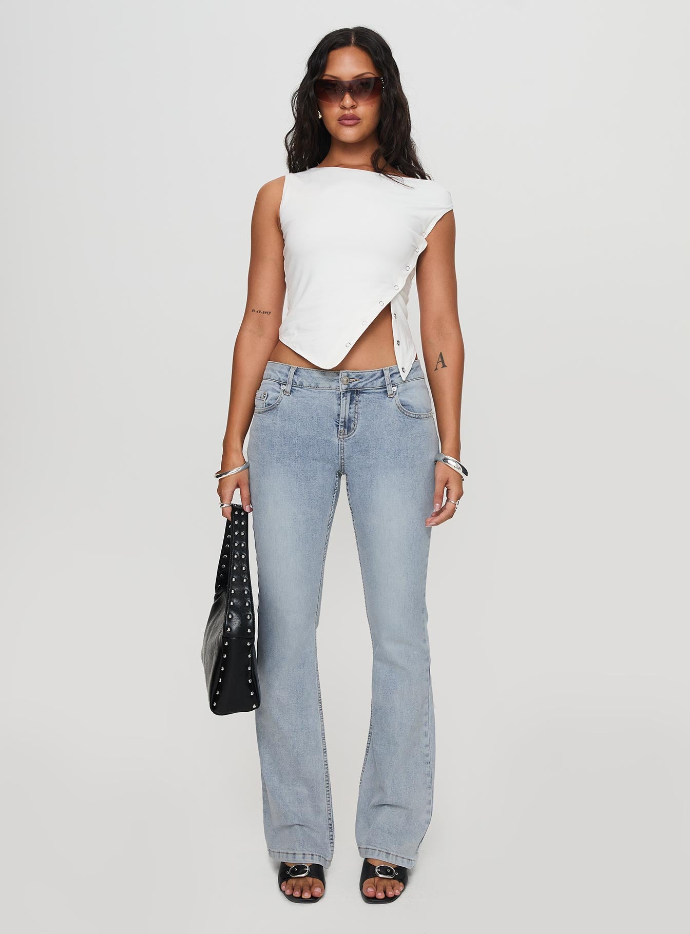 Bethany Low Rise Bootleg Jeans Light Wash - Image 7