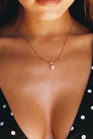 Dais Necklace Gold
