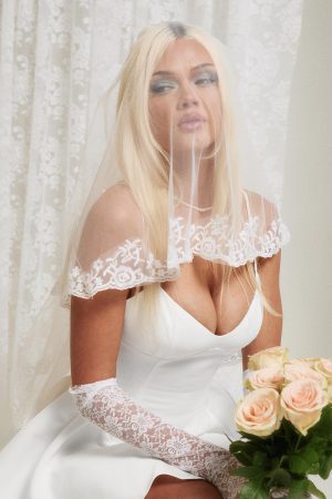 Deadly Veil White
