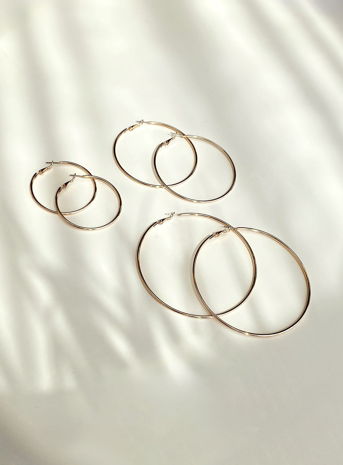 Guessing Game Hoop Earring Pack Gold - Image 4