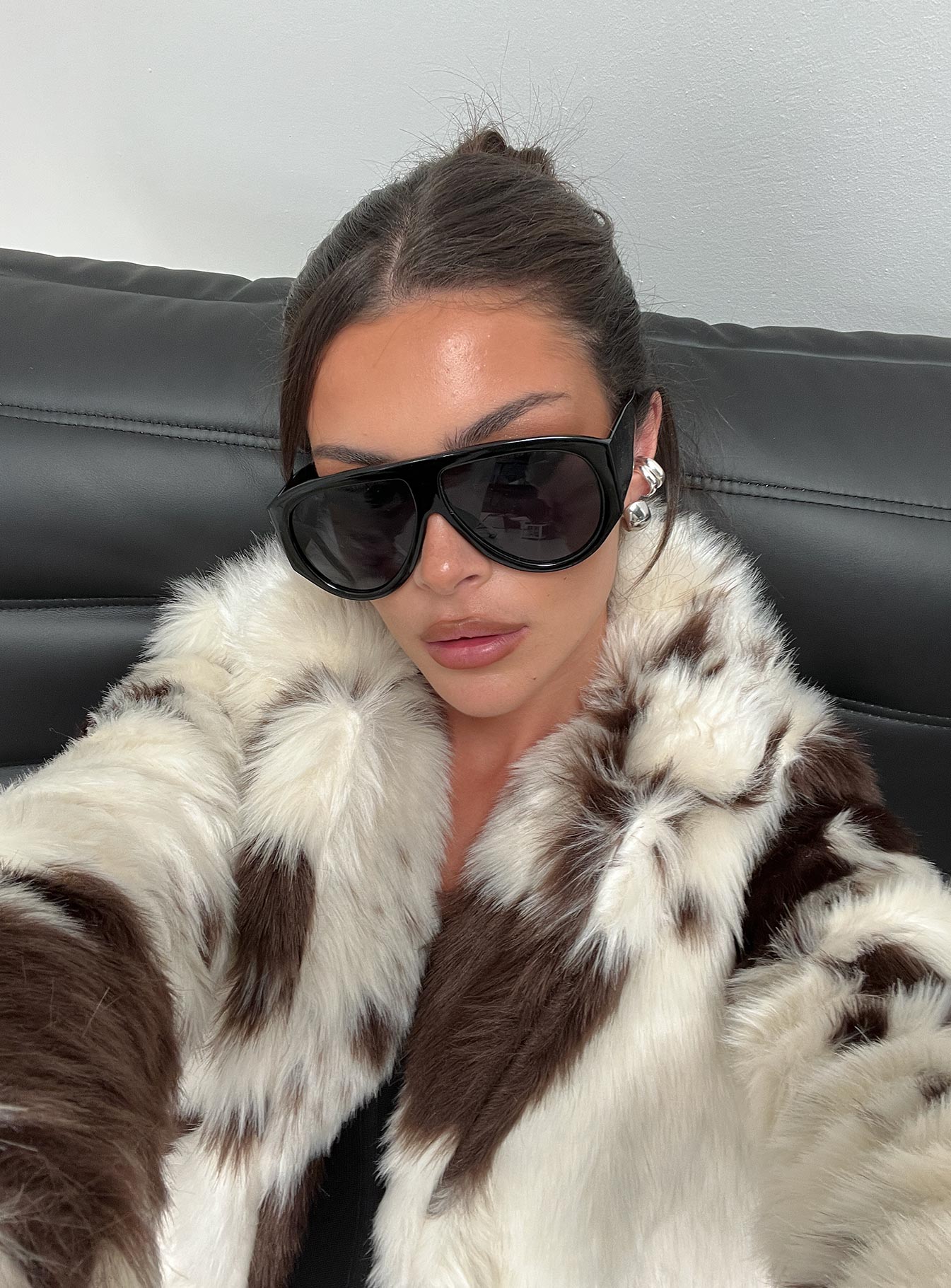 Nobody But You Oversized Sunglasses Black - Image 4