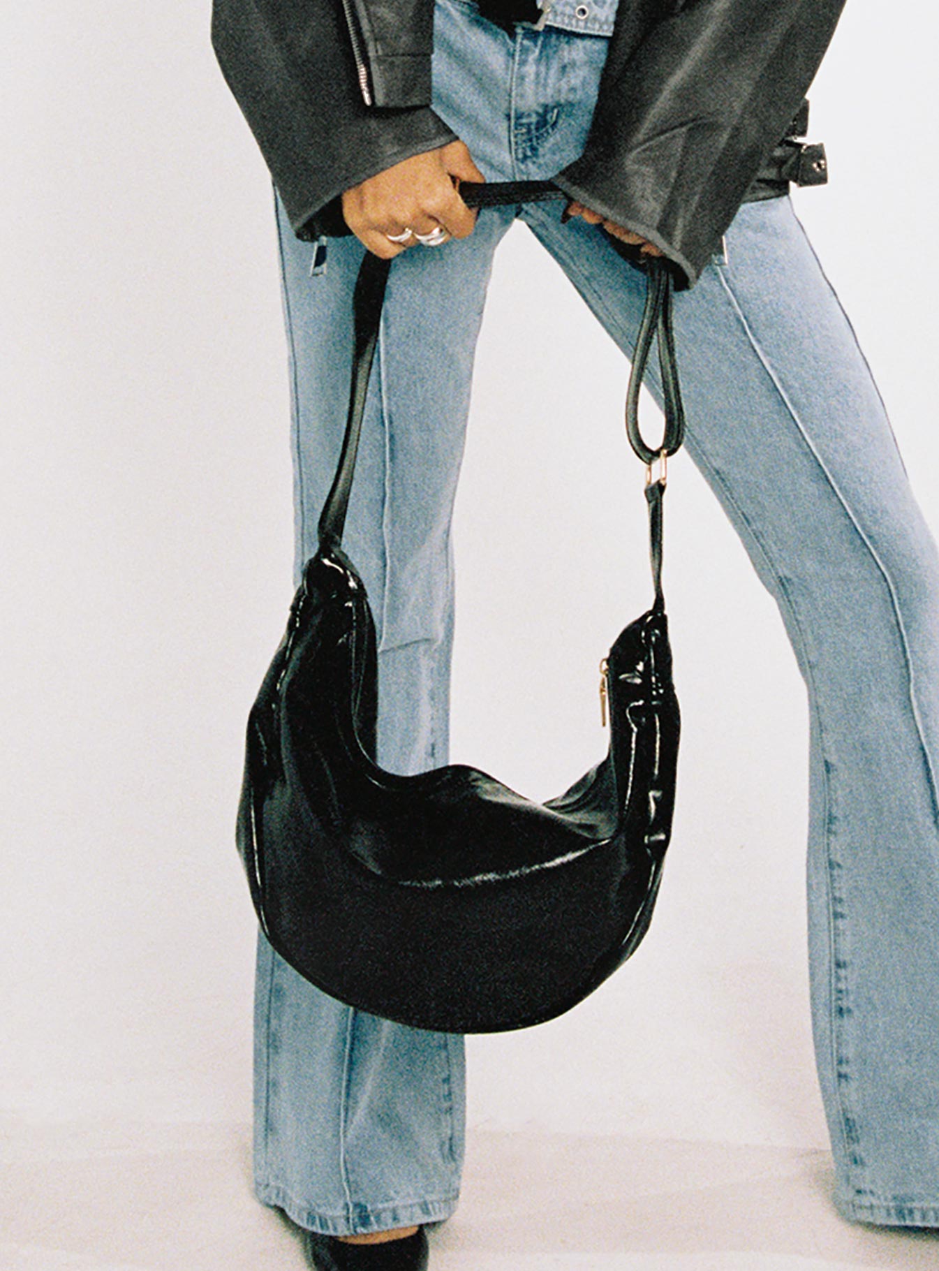 Ransom Shoulder Bag Black - Image 5